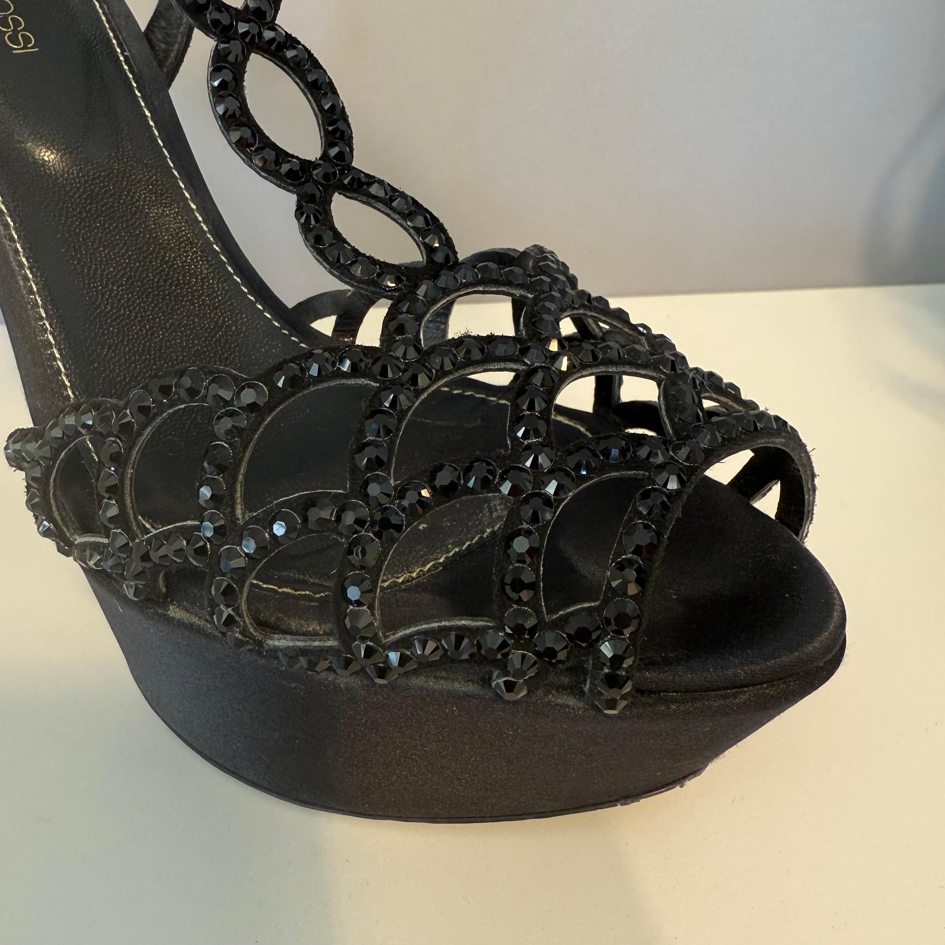 Donna Sergio Rossi Raso Nero  & Sandali con strass IT 38.5 in vendita