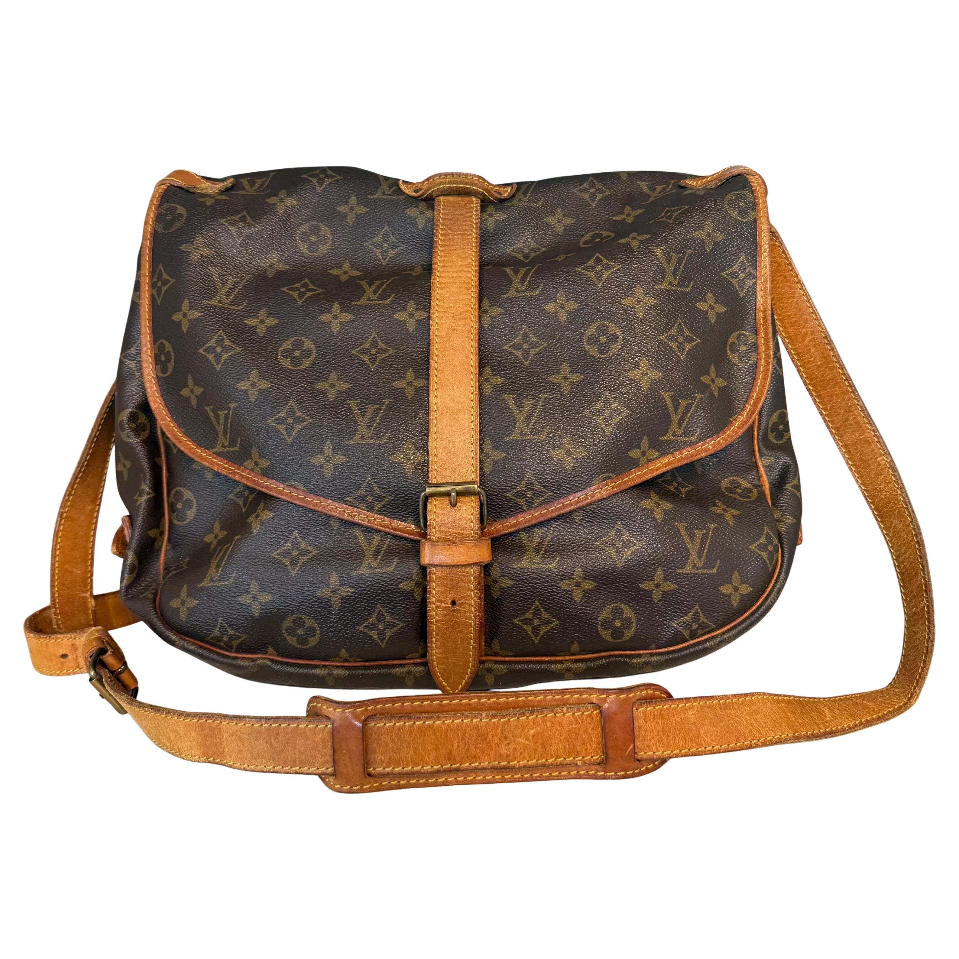 1990 Vintage Louis Vuitton Saumur Monogramme en vente