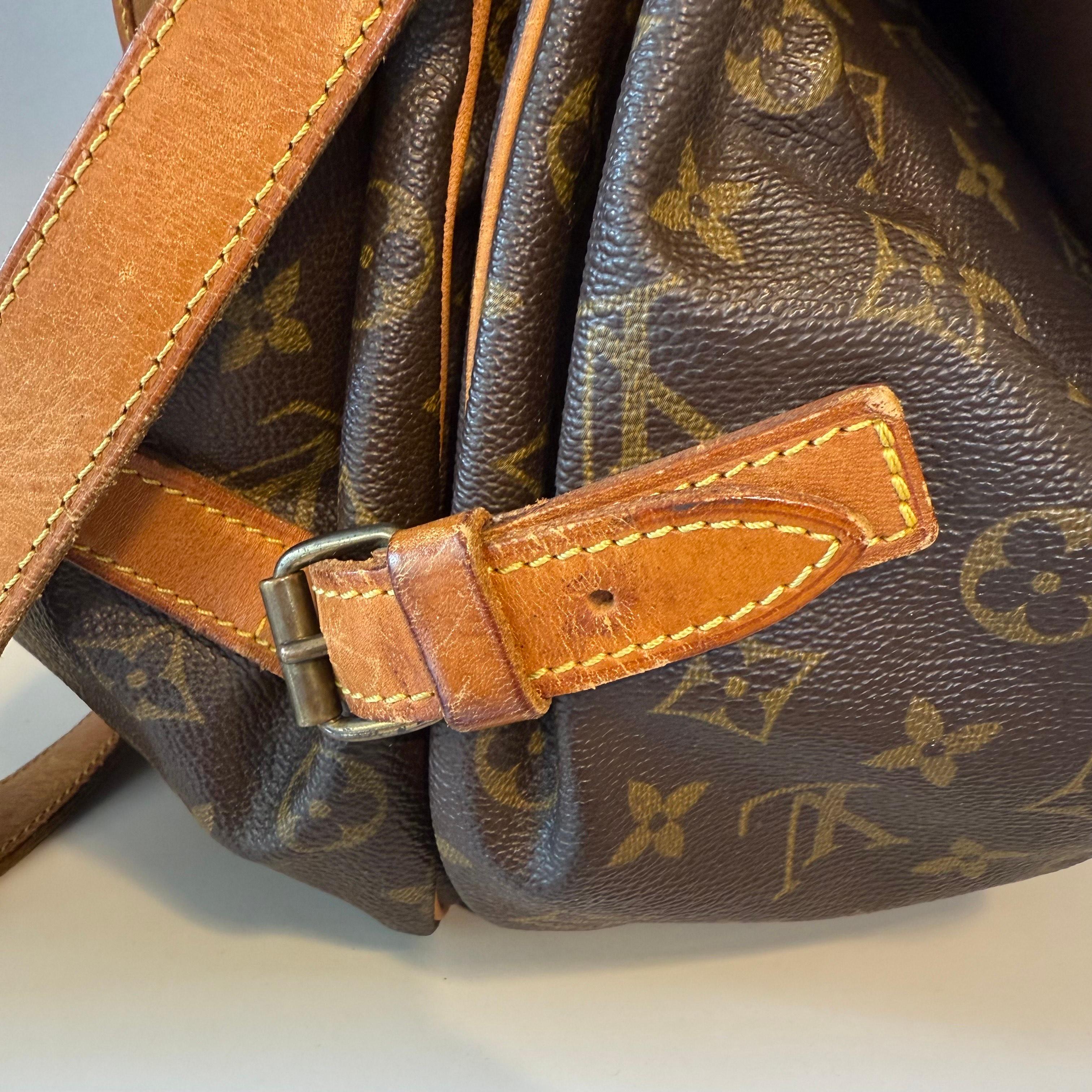 1990 Vintage Louis Vuitton Saumur Monogramme Bon état - En vente à Gazzaniga (BG), IT