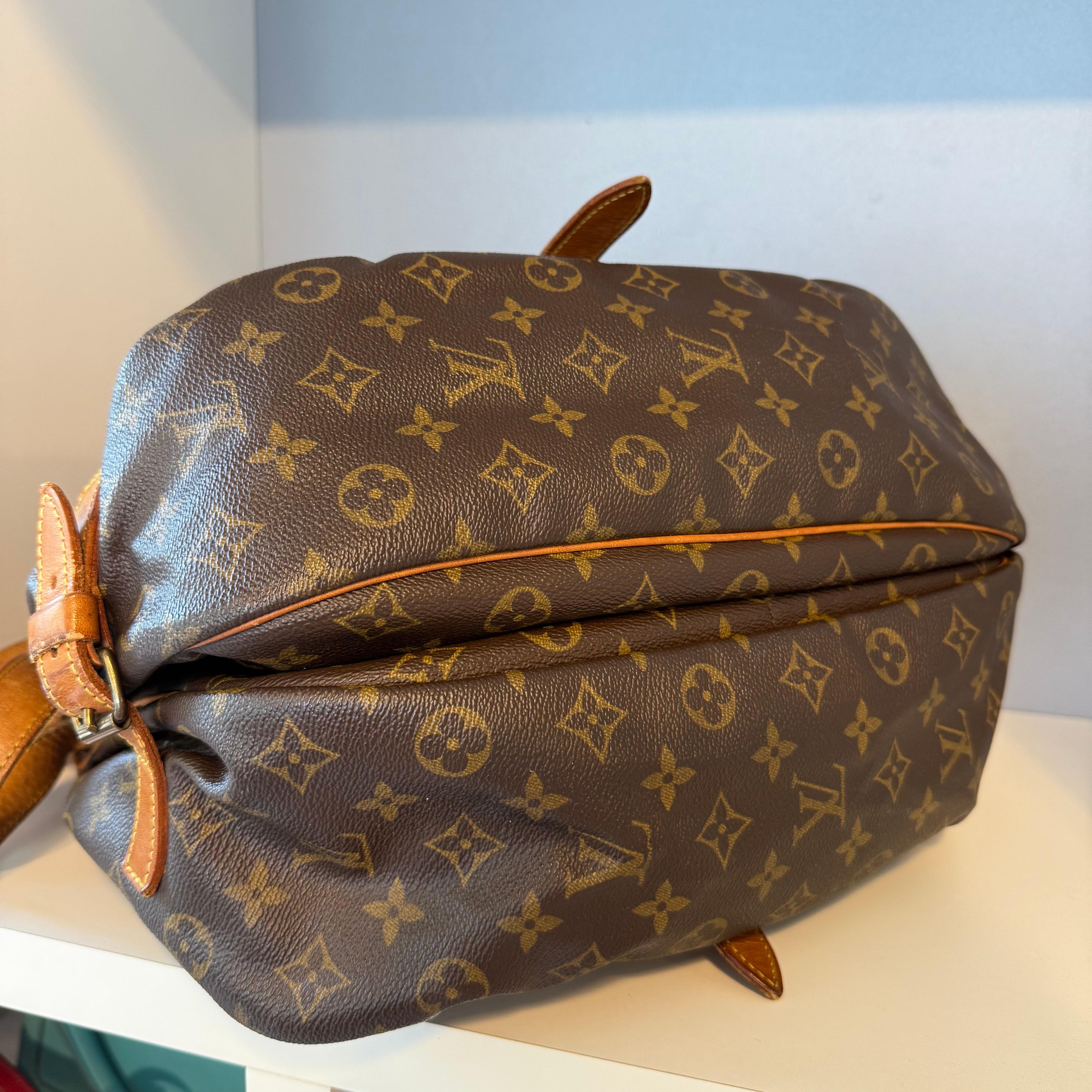 1990 Vintage Louis Vuitton Saumur Monogramme en vente 1