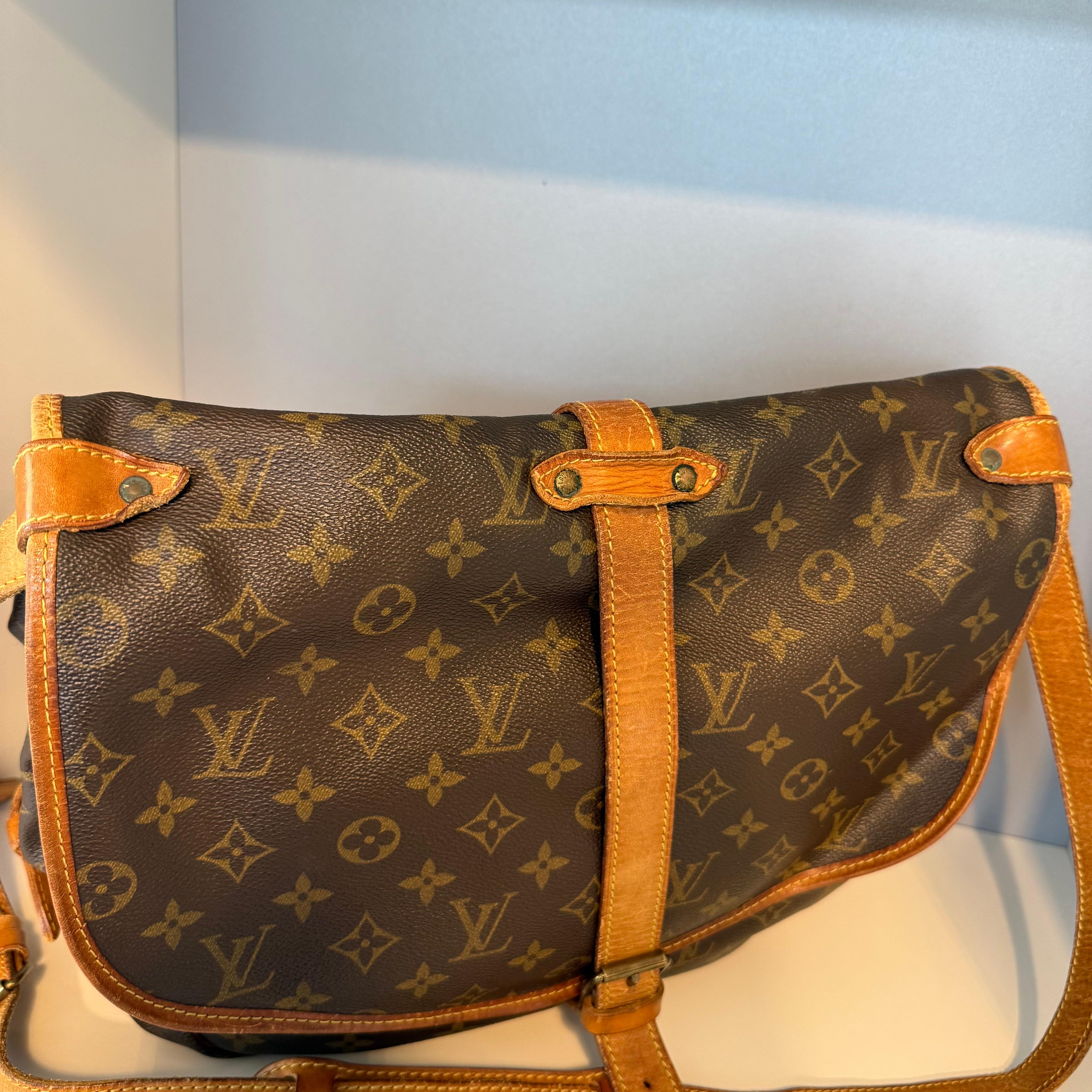 1990 Vintage Louis Vuitton Saumur Monogramme Pour femmes en vente