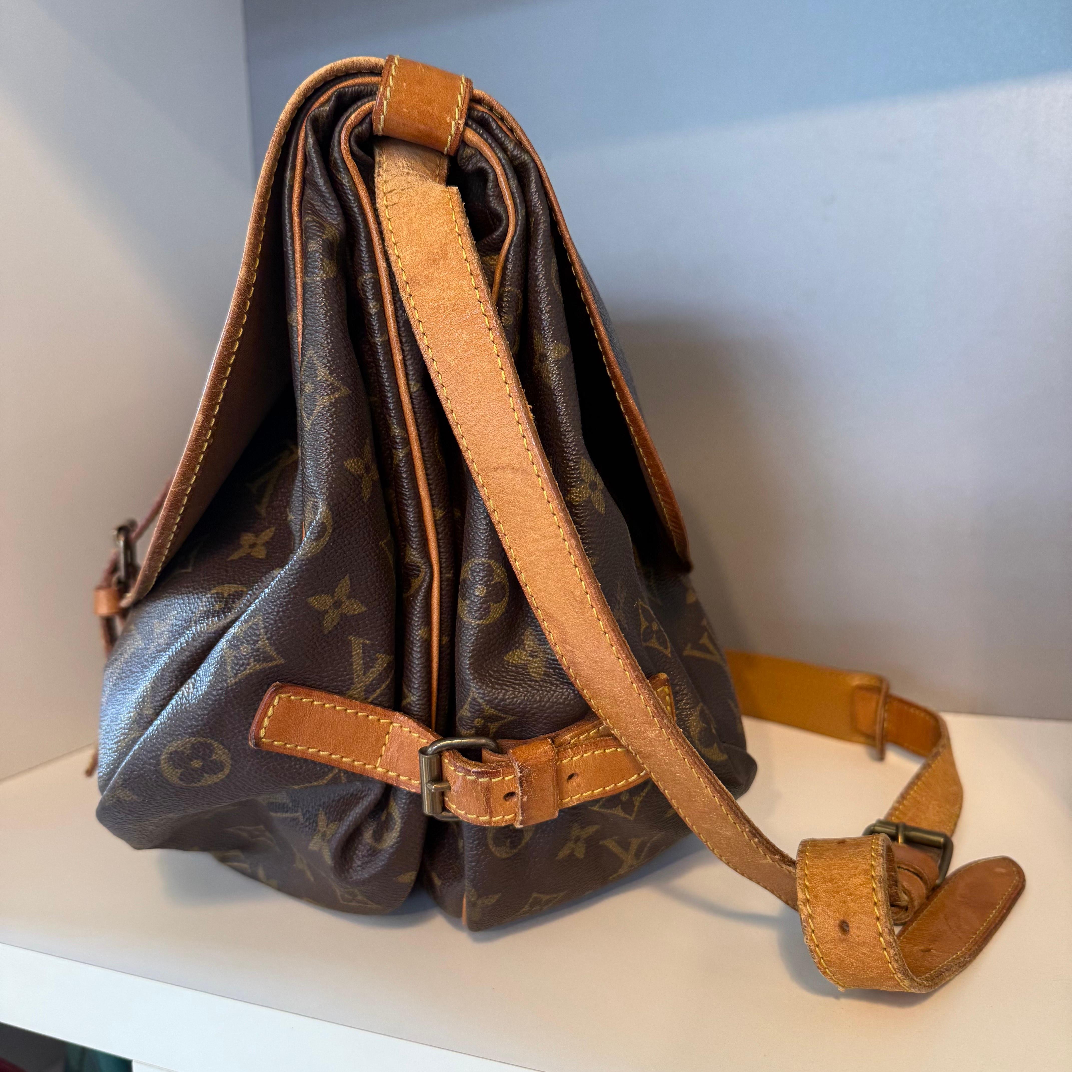 1990 Vintage Louis Vuitton Saumur Monogramme en vente 2