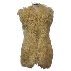 Jahaanara, cappotto in pelliccia di capra color avorio della Mongolia, taglia unica