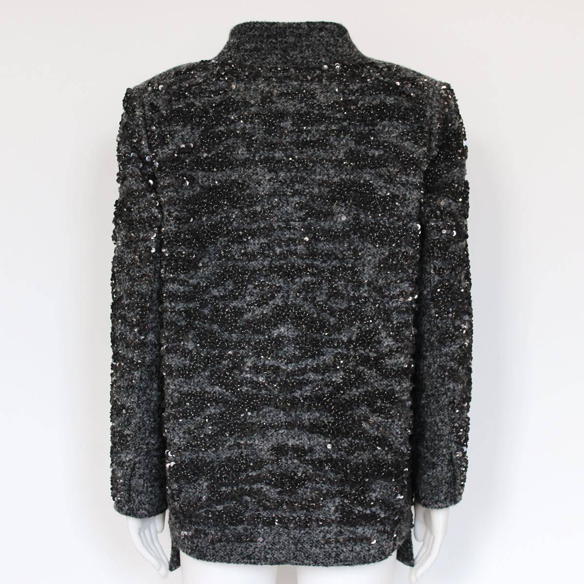 Fantastic jacket by Isabel Marant
Alpaca wool
Grey color
Embroideres sequins
Single button
2 Pockets
Total length from shoulder cm 70 (27.5 inches)
Total weight 1.9 kgs / 4.1 pounds
Worldwide express shipping included in the price !