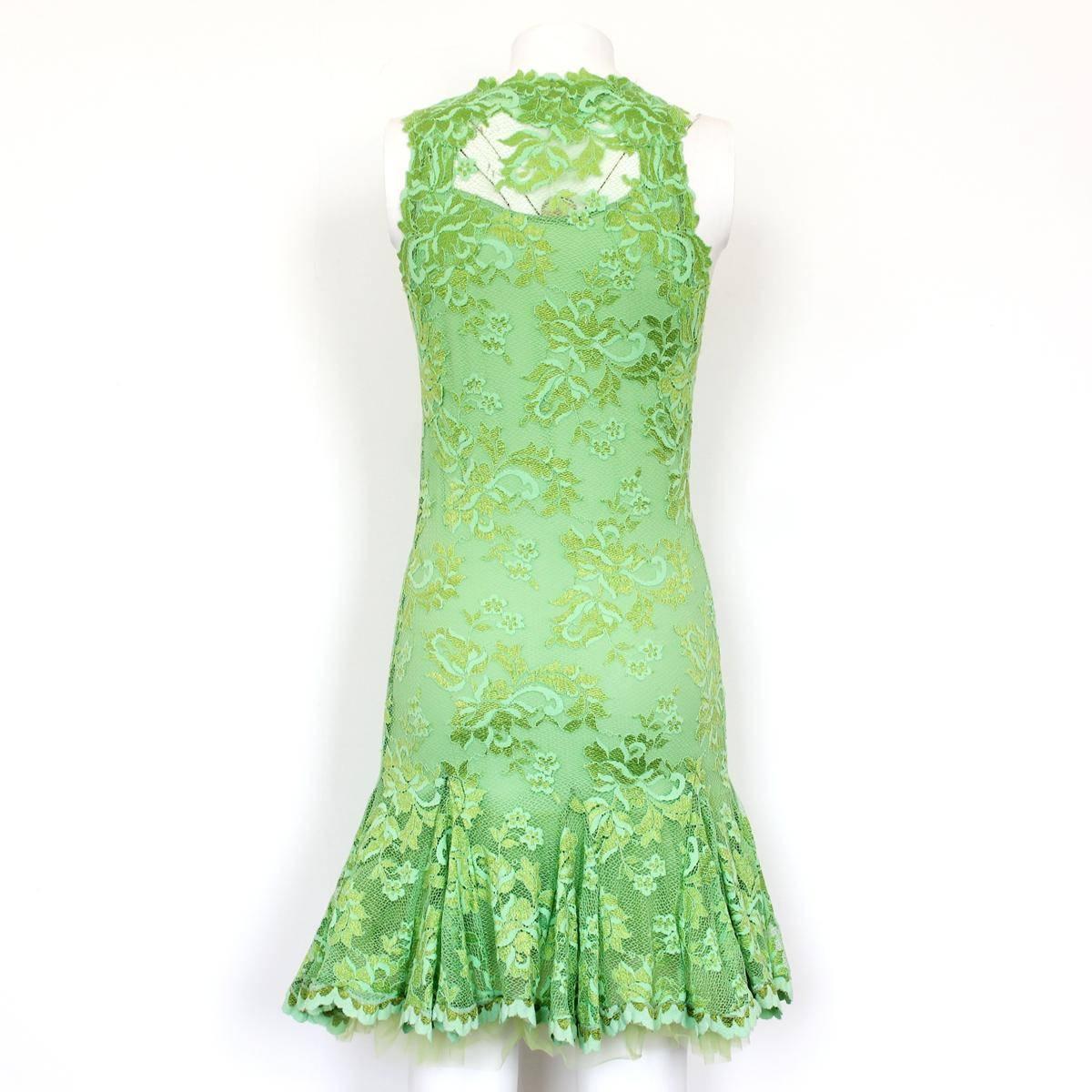 Chic lace dree by Olvi's
Green color
Sleeveless
With undervest
Total lenght (shoulder/hem) cm 90 (35.4 inches)
Original price € 1500
Worldwide express shipping included in the price !