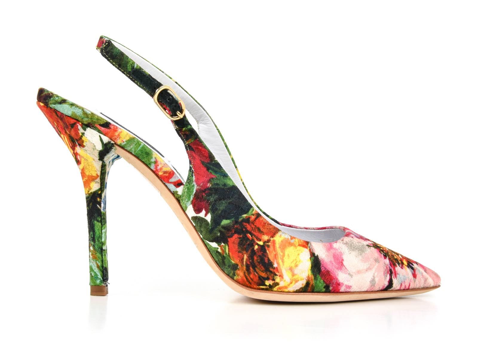 Guaranteed  authentic Dolce&Gabbana exotic flower print on off white brocade textile signature slingback. 
Flower prints are fresh and on point for summer.
From jeans to pretty dresses. 
Comes with sleeper. 
          
SIZE 39.5
USA SIZE 9.5 
  
