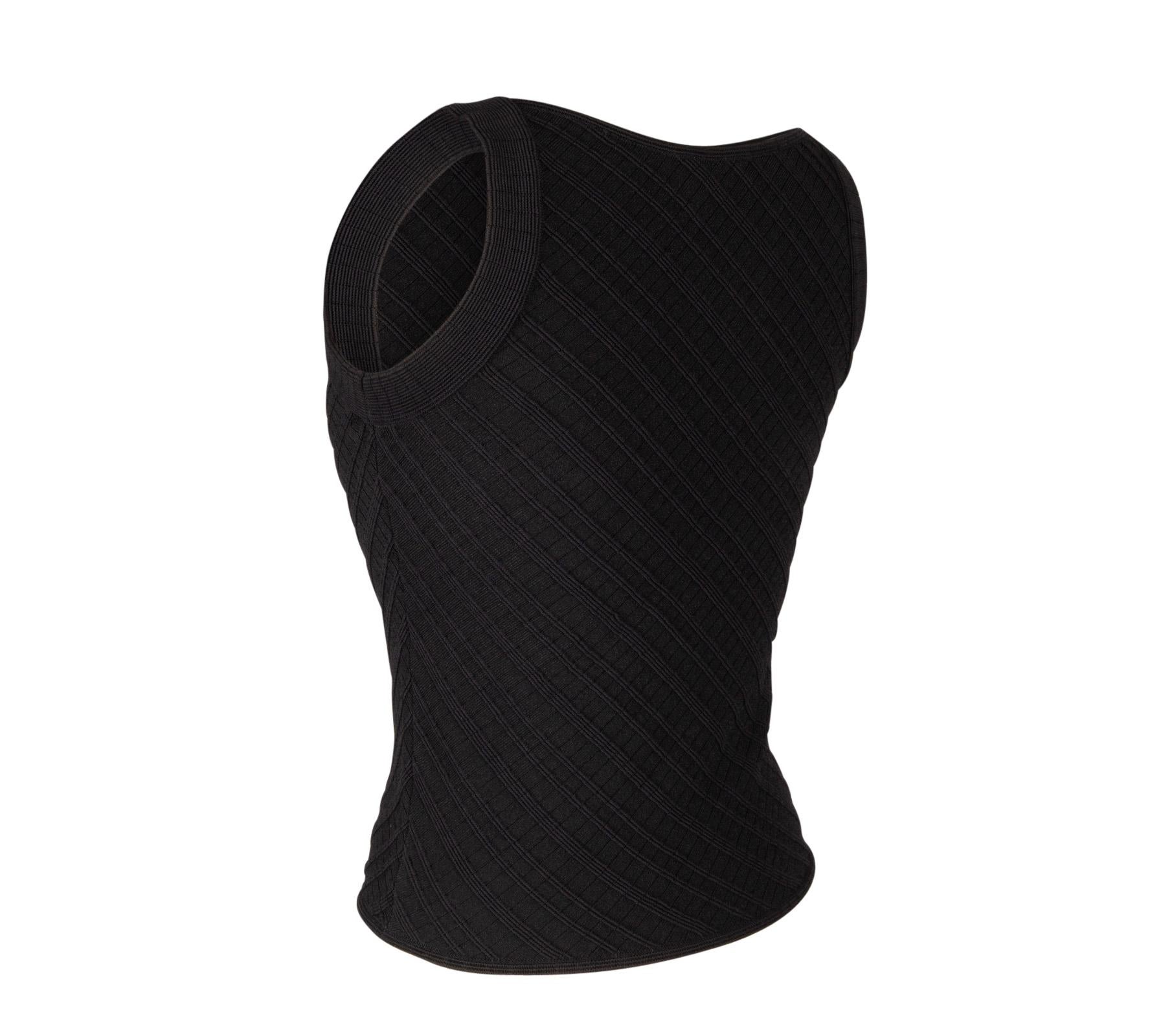 Giorgio Armani Top Black Textured Fabric Classic  40 / 6 For Sale 2
