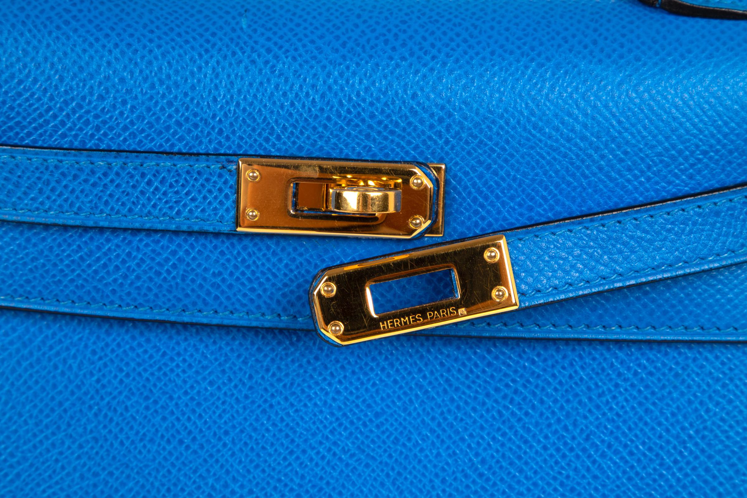 Guaranteed authentic Hermes insanely beautiful mini Vintage 20cm Hermes Kelly Sellier in rare Blue de France.
Courchevel leather and regal with gold hardware.
Rare to find and no longer produced, this beauty is a collectors treasure.
Clean interior,