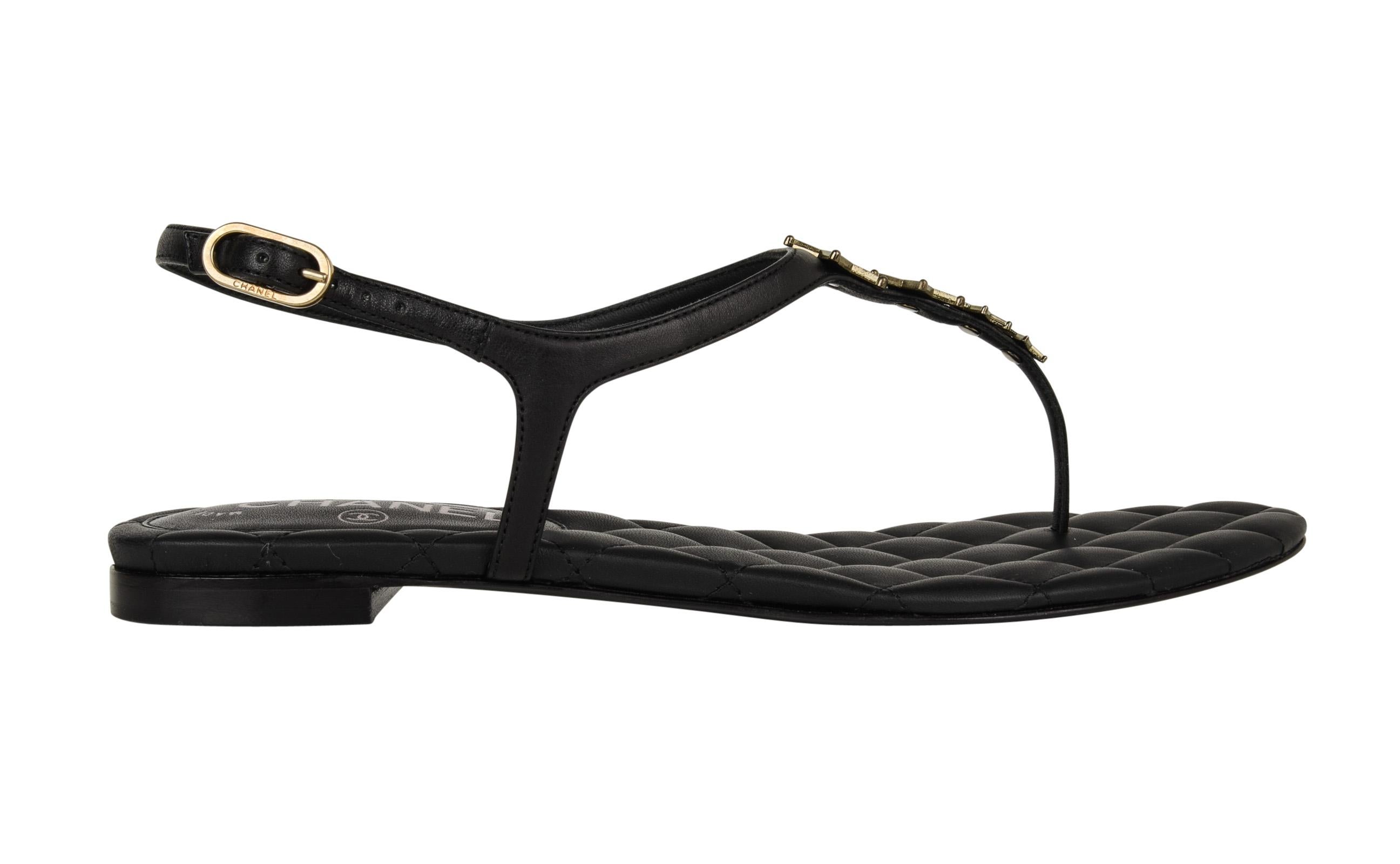 Chanel Shoe Paris Dallas CC Star Black T-Strap Thong Sandals 38C / 8 New In New Condition In Miami, FL
