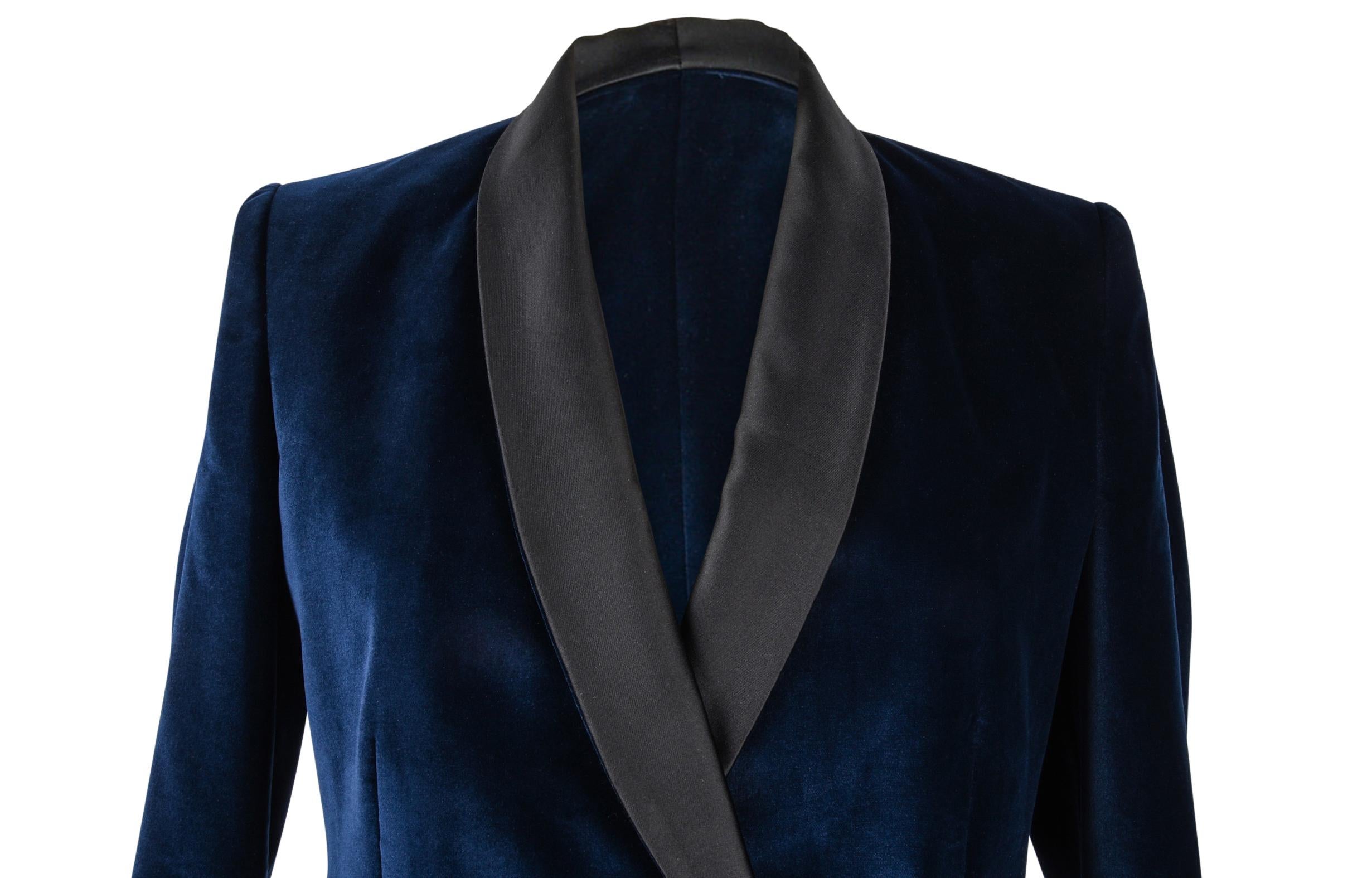 Stella McCartney Jacket Tuxedo Style Navy Velvet Black Trim 38 / 6 In Excellent Condition In Miami, FL