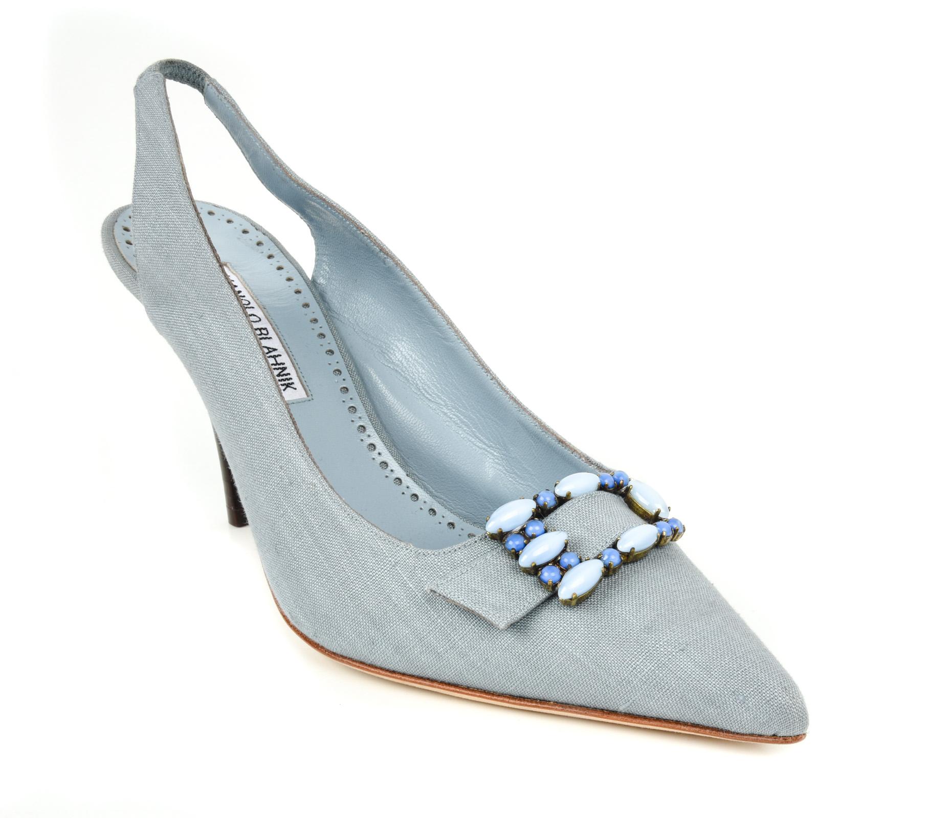 Manolo Blahnik Shoe Light Blue Textile Beaded Buckle Slingback 40.5 / 10.5  In Good Condition In Miami, FL