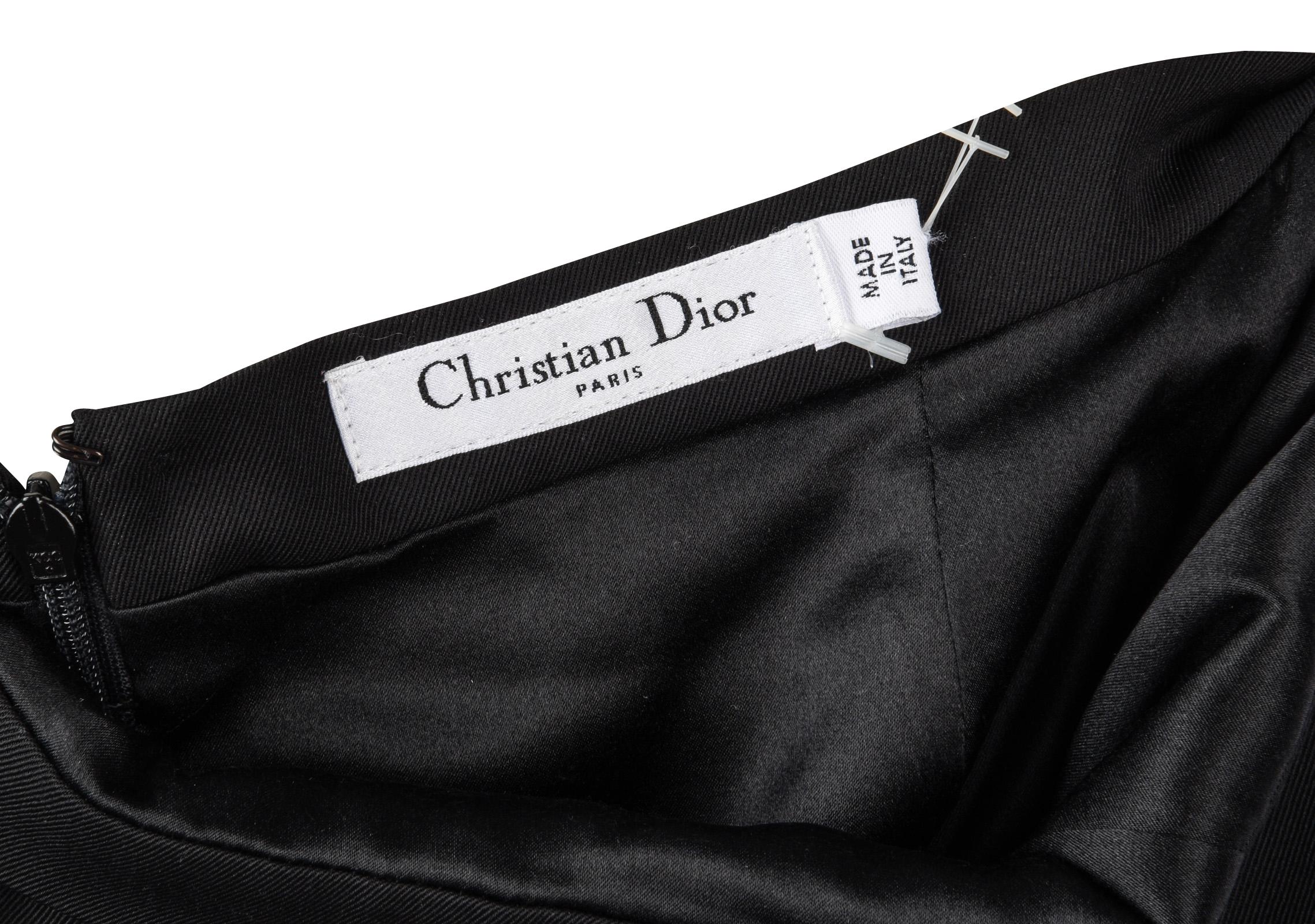 Christian Dior Skirt Black Inverted and Box Pleats fits 8 In Excellent Condition In Miami, FL