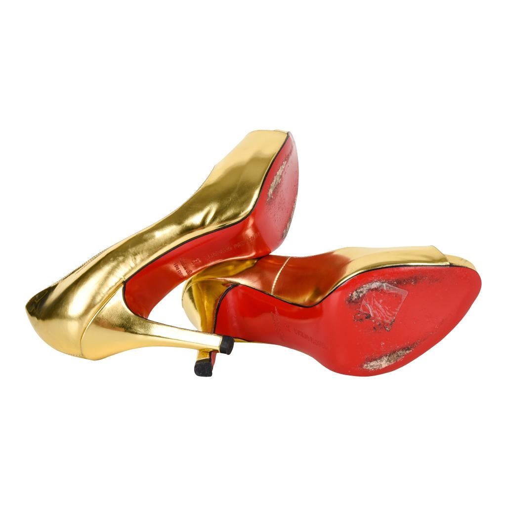 Luciano Padovan Shoe Mirror Gold Peep Toe Platform  37 / 7 In Good Condition For Sale In Miami, FL