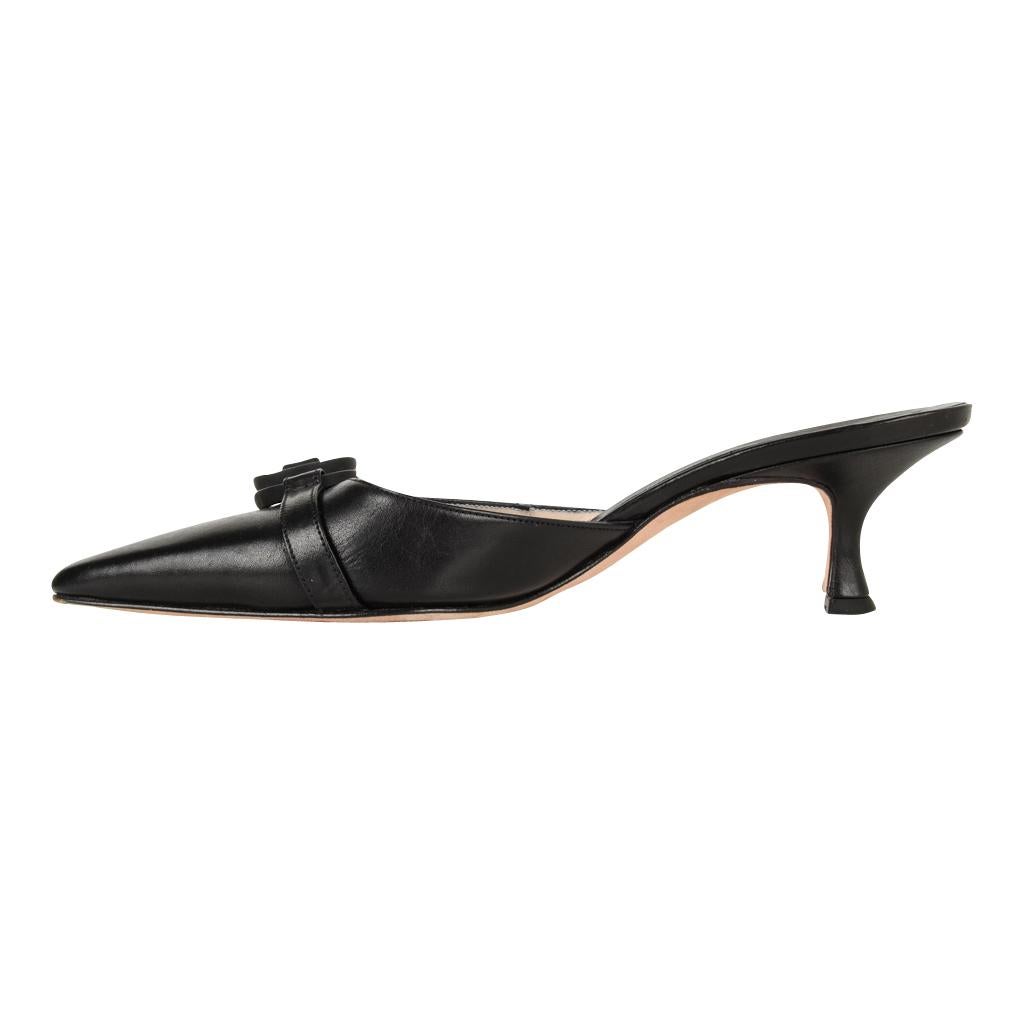 Manolo Blahnik Zapato Mule Abstracto Madera Hebilla 36.5 / 6.5 en Excelente estado para la venta en Miami, FL