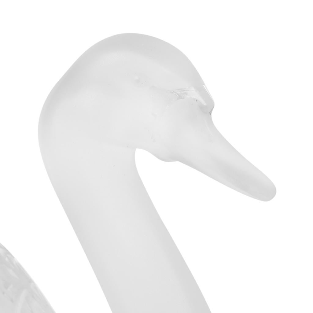 Escultura de cristal puro Lalique Cabeza de cisne hacia arriba Gris en venta