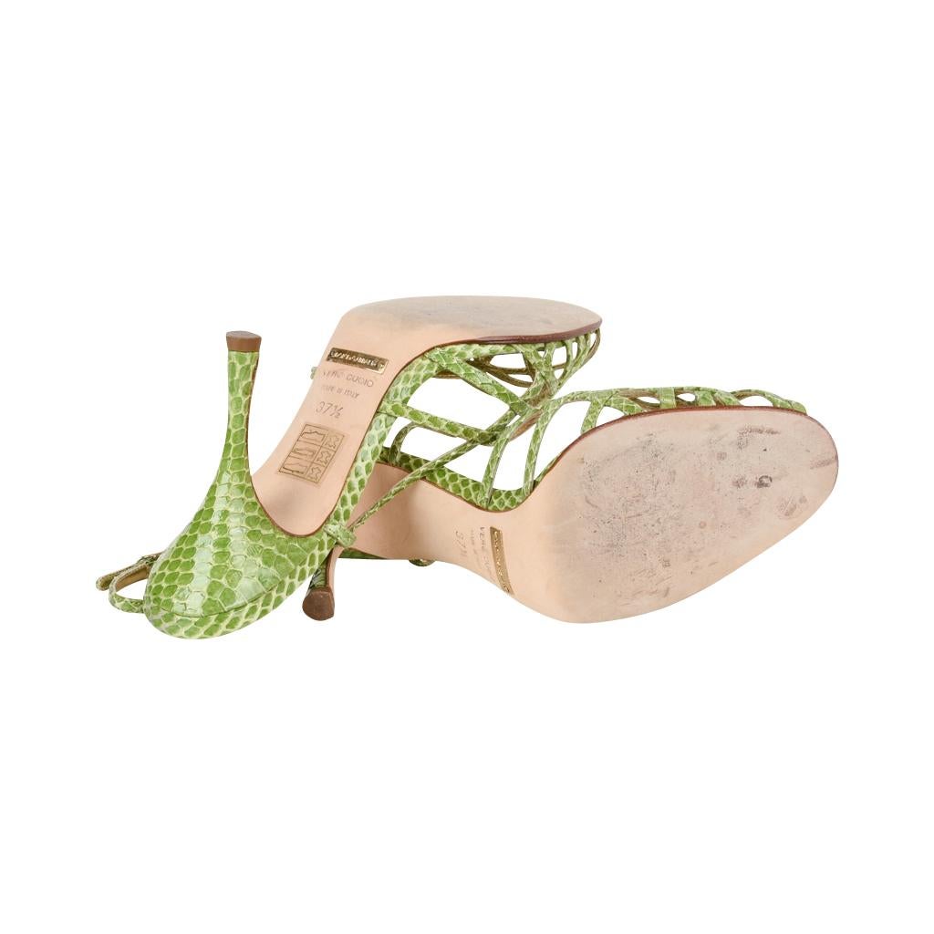 Dolce&Gabbana Shoe Green Snakeskin Strappy 37.5 / 7.5 Mint In Excellent Condition For Sale In Miami, FL