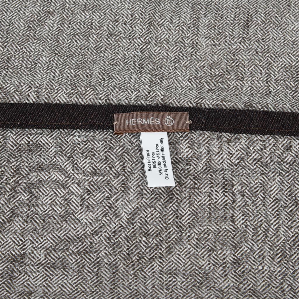 Hermes Kitchen / Bar Linen Towels Gray with Black Edging Set of 2 nwt In New Condition For Sale In Miami, FL