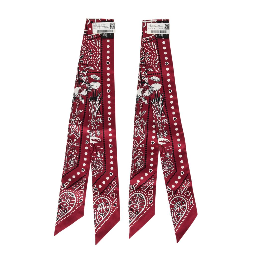 Hermes Twilly Entre Ciel Et Mer Bandana Set of Two Rouge Blanc Noir new In New Condition In Miami, FL