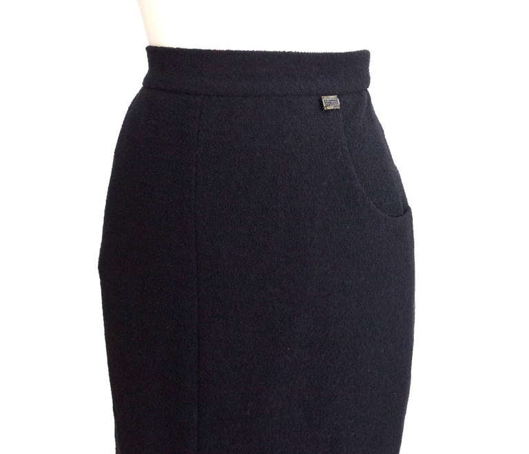Women's Chanel 12C Skirt Suit Beautiful Design Elements Chic Simplicity 44  nwt