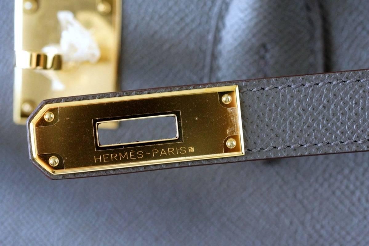 Guaranteed authentic HERMES birkin ETAIN is the most beautiful medium hue of gray.
Stunning in epsom leather and gold hardware.
NEW or NEVER WORN
Comes with sleepers, clochette, keys, signature Hermes box and raincoat.
more pictures available upon