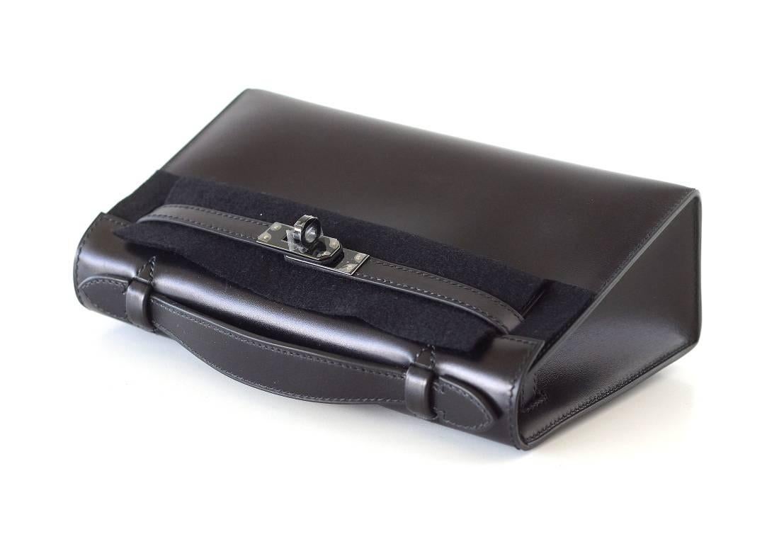 HERMES Kelly Pochette Limited Edition Sehr selten SO BLACK Box Leder Neu im Zustand „Neu“ in Miami, FL