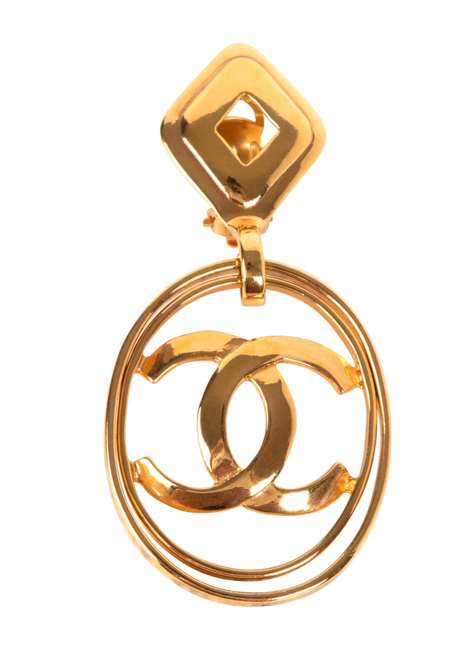 chanel gold hoop earrings