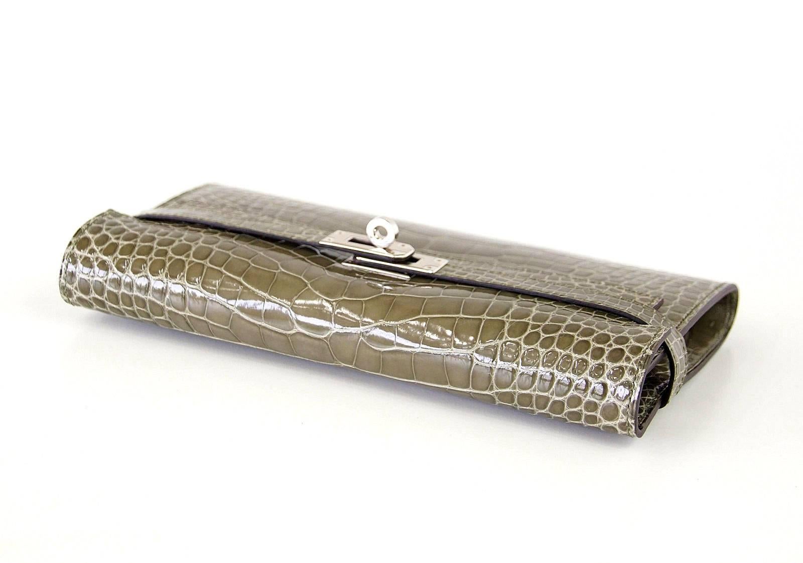 HERMES Kelly Long Wallet Coveted Gris Tourterelle Alligator Palladium In New Condition In Miami, FL