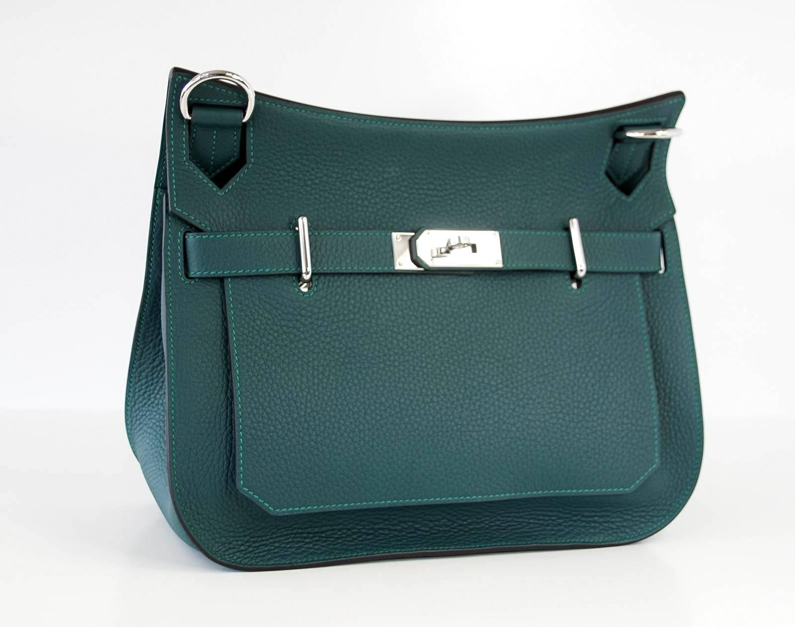 Guaranteed authentic Malachite Jypsiere in clemence leather with palladium hardware. 
Versatile shoulder or cross body bag with roomy interior.
Inside the bag has 2 slot pockets and 1 zip pocket.
Comes with sleeper, strap and signature HERMES