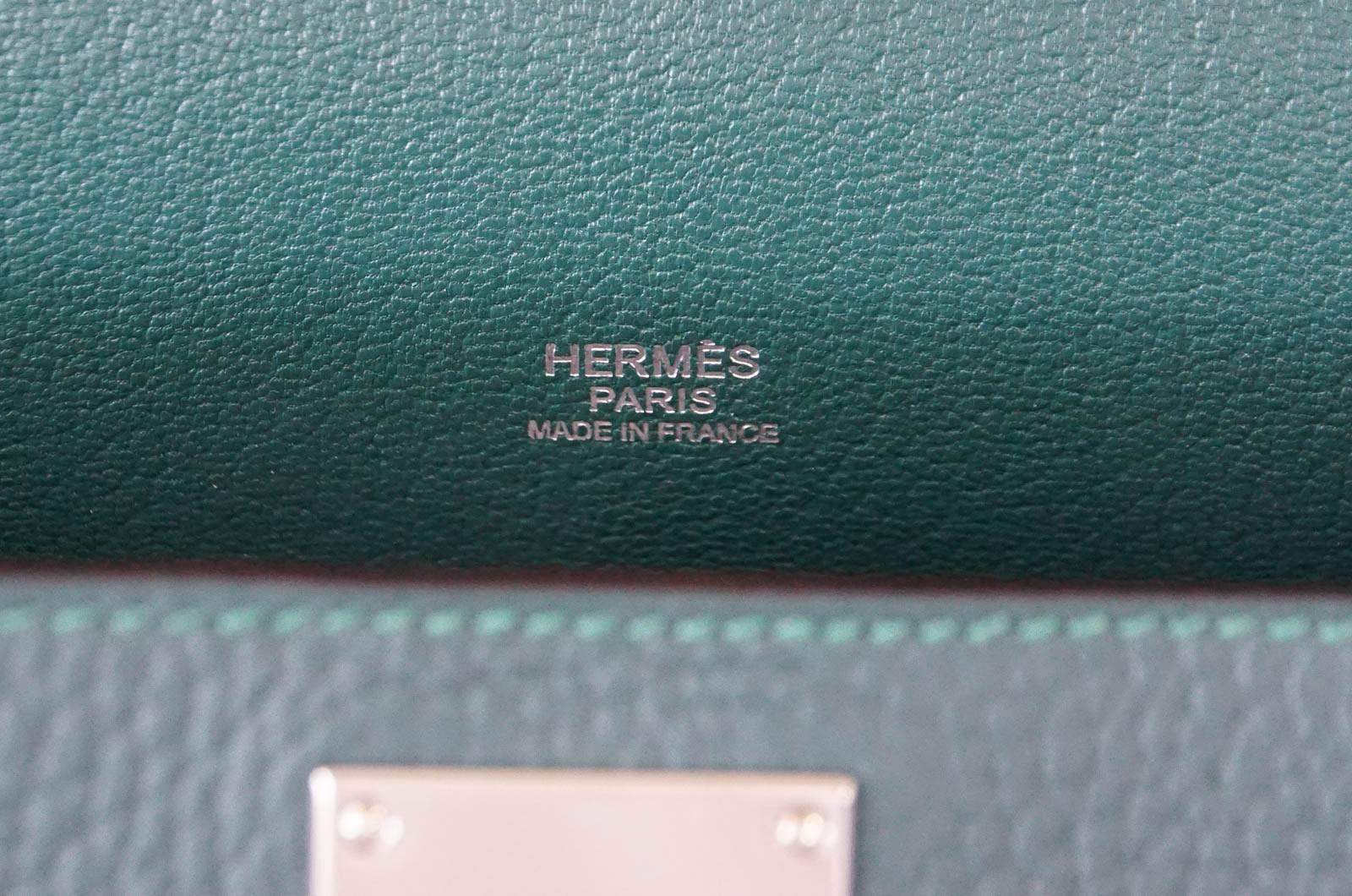 Hermes Jypsiere 31 Bag Malachite Emerald Green Tone Clemence Palladium In Excellent Condition In Miami, FL
