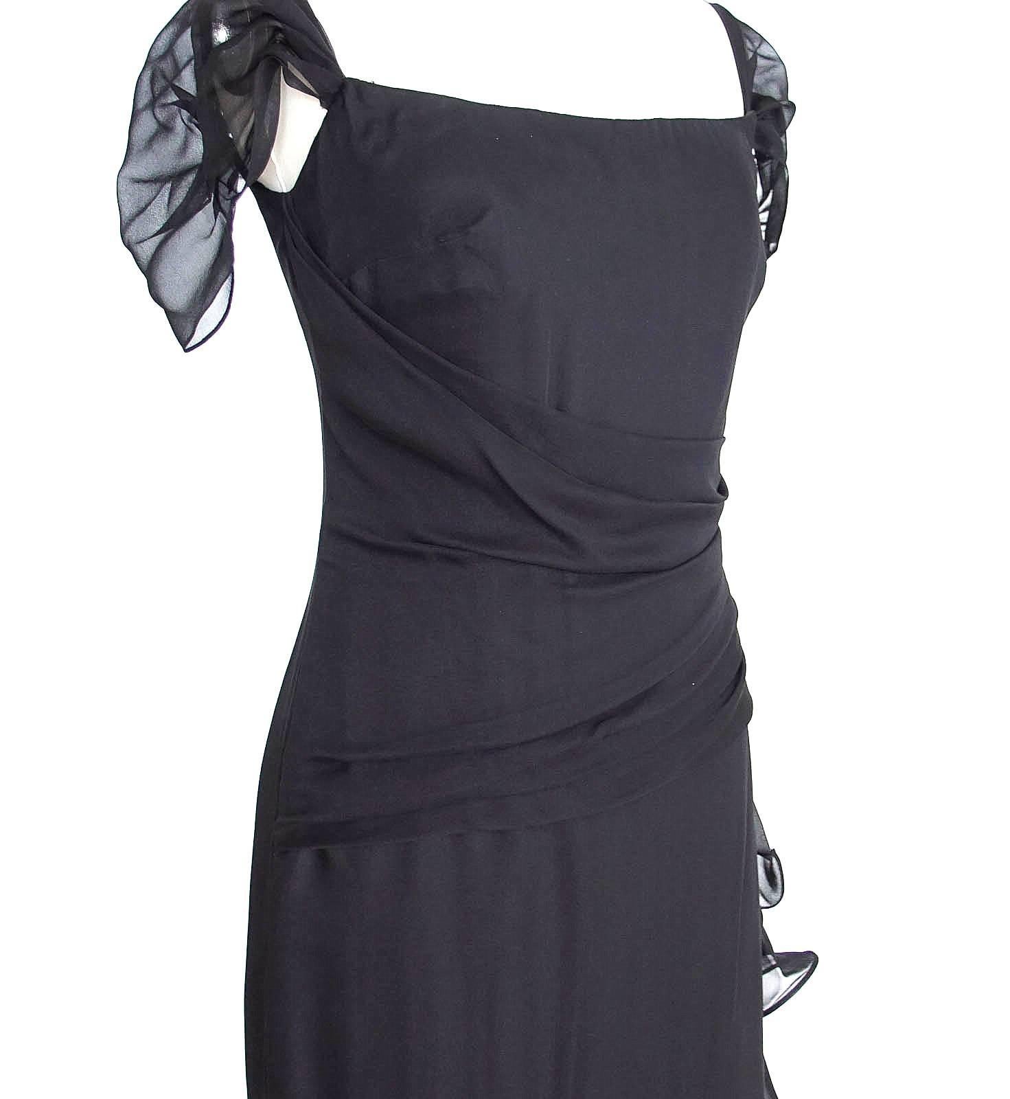 Oscar de la Renta Black Dress Elegant Black Silk Chiffon Gown  8  In Excellent Condition In Miami, FL