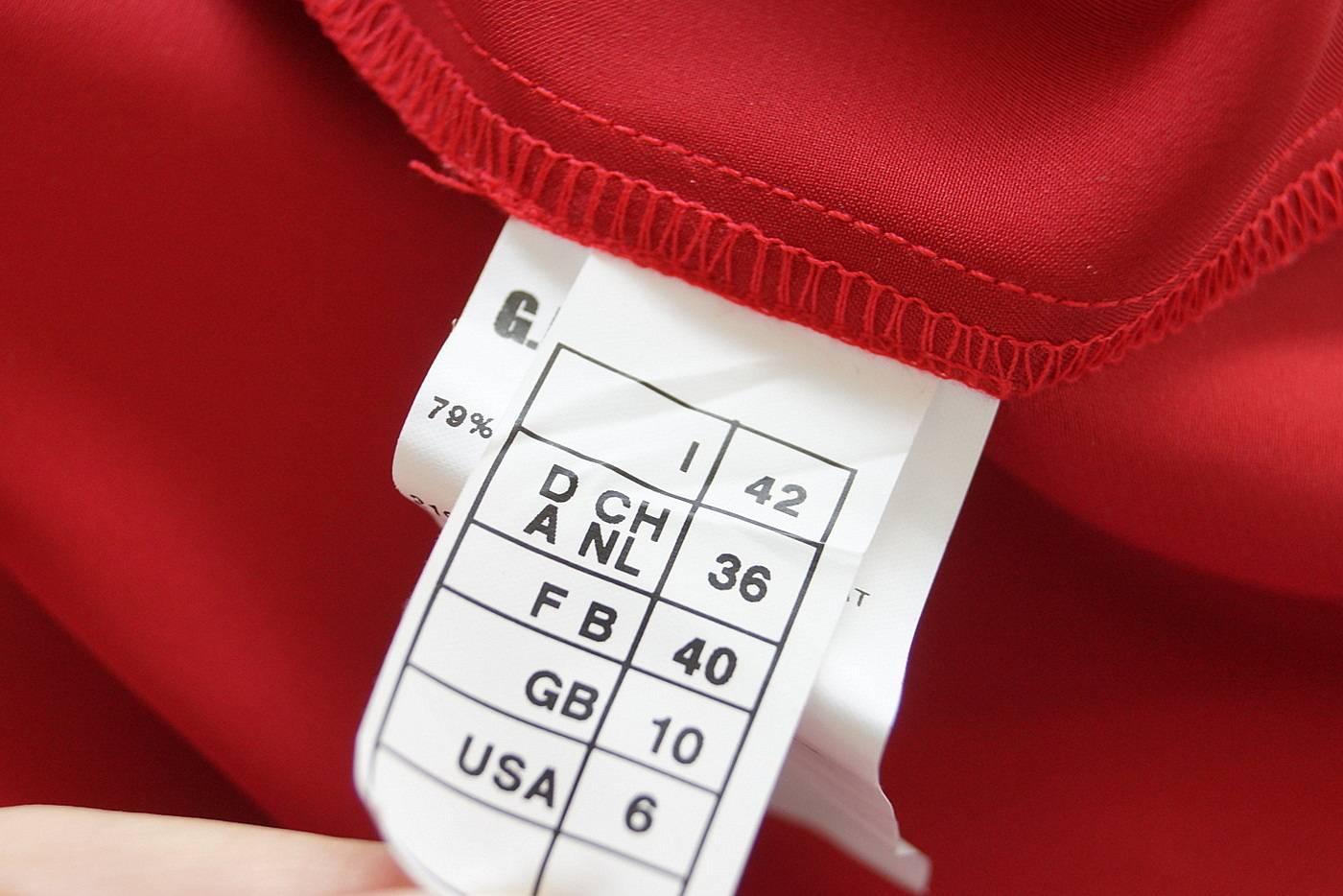 Gianfranco Ferre Top Jewel Chinese Red Blouse Unique Buttons 42 / 6 2
