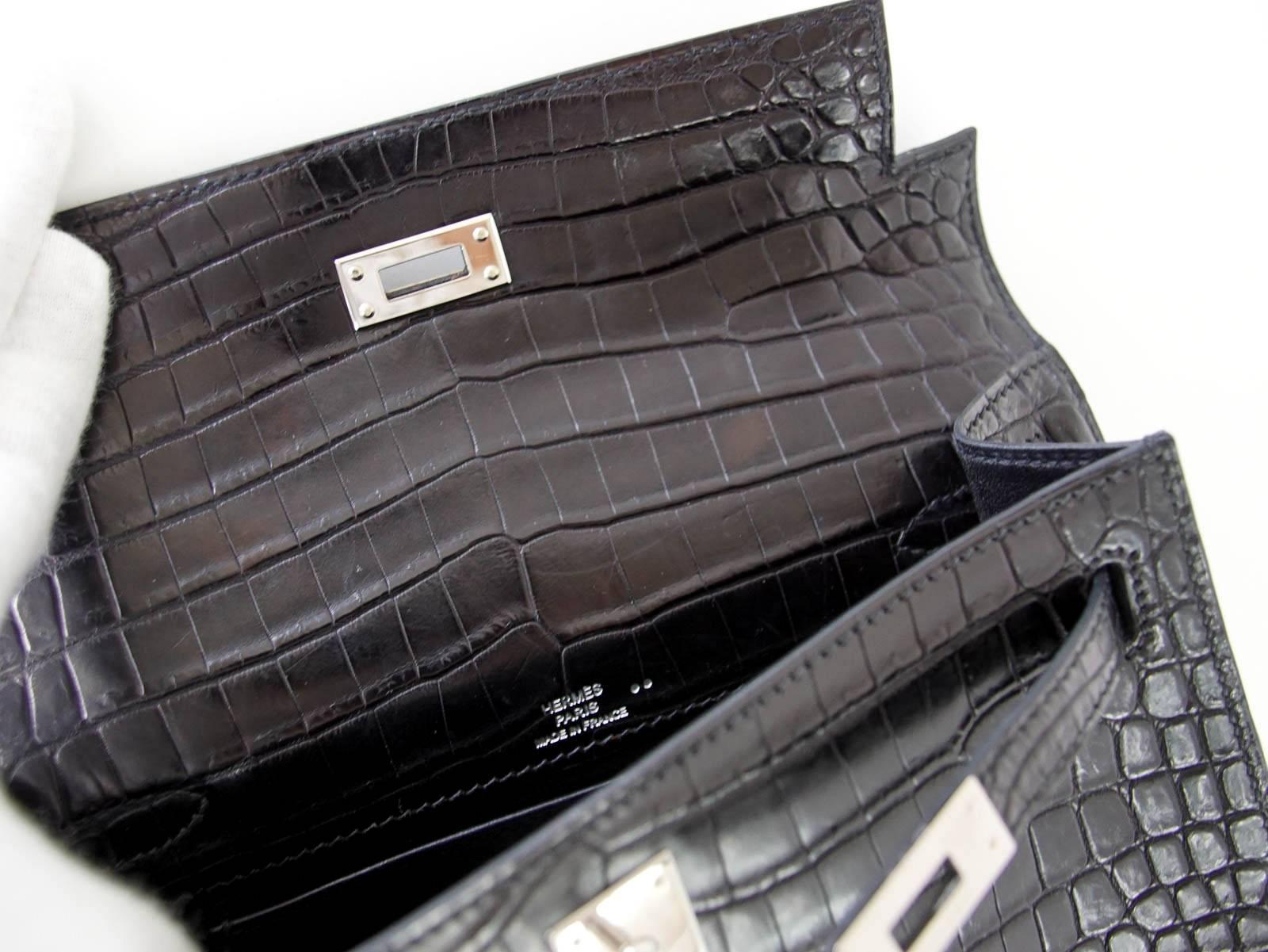 Hermes Kelly Pochette Clutch Bag Matte Black Crocodile Palladium In Excellent Condition In Miami, FL