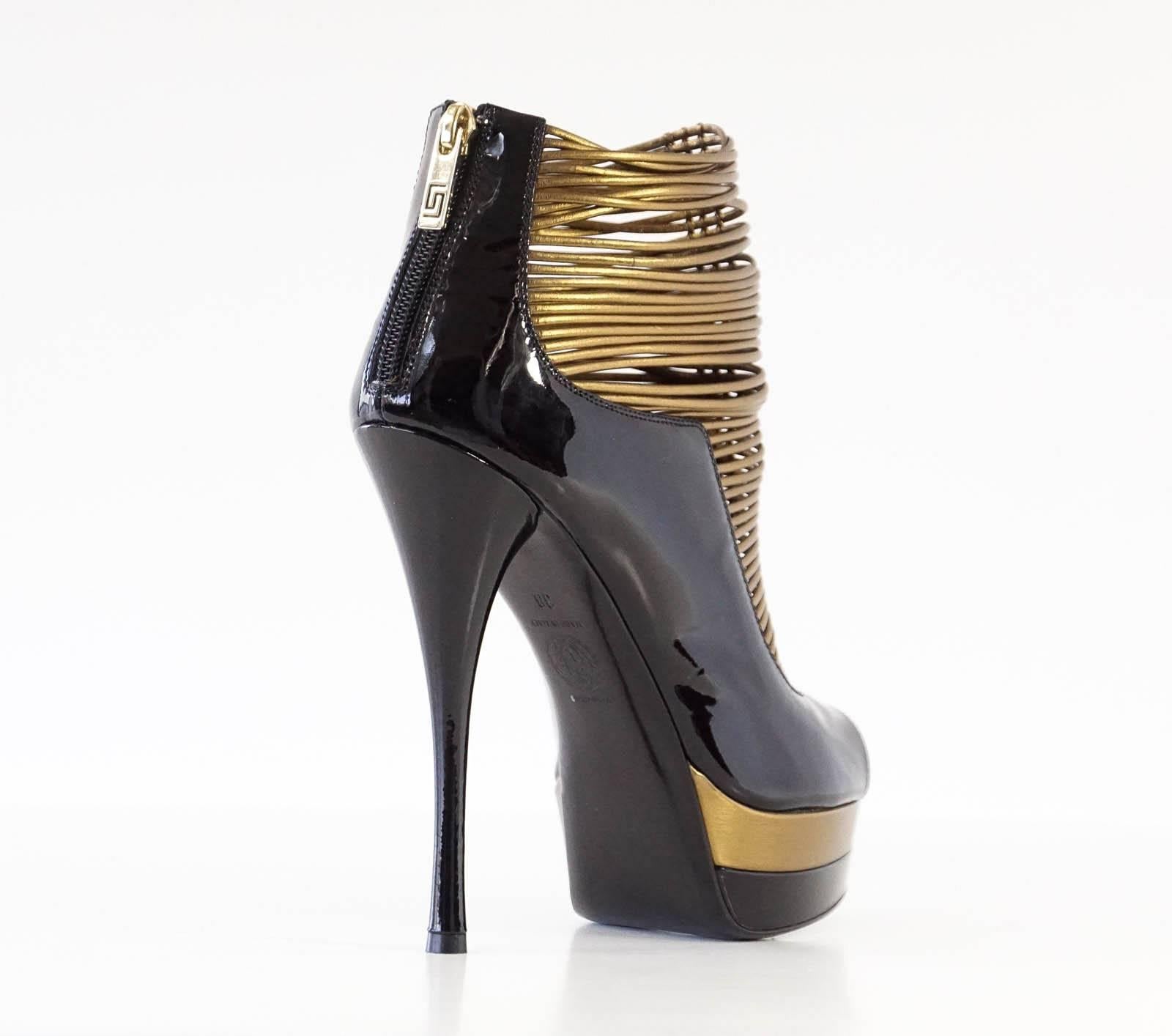 VERSACE Shoe Gold and Black Leather Platform Bootie 38 / 8  1