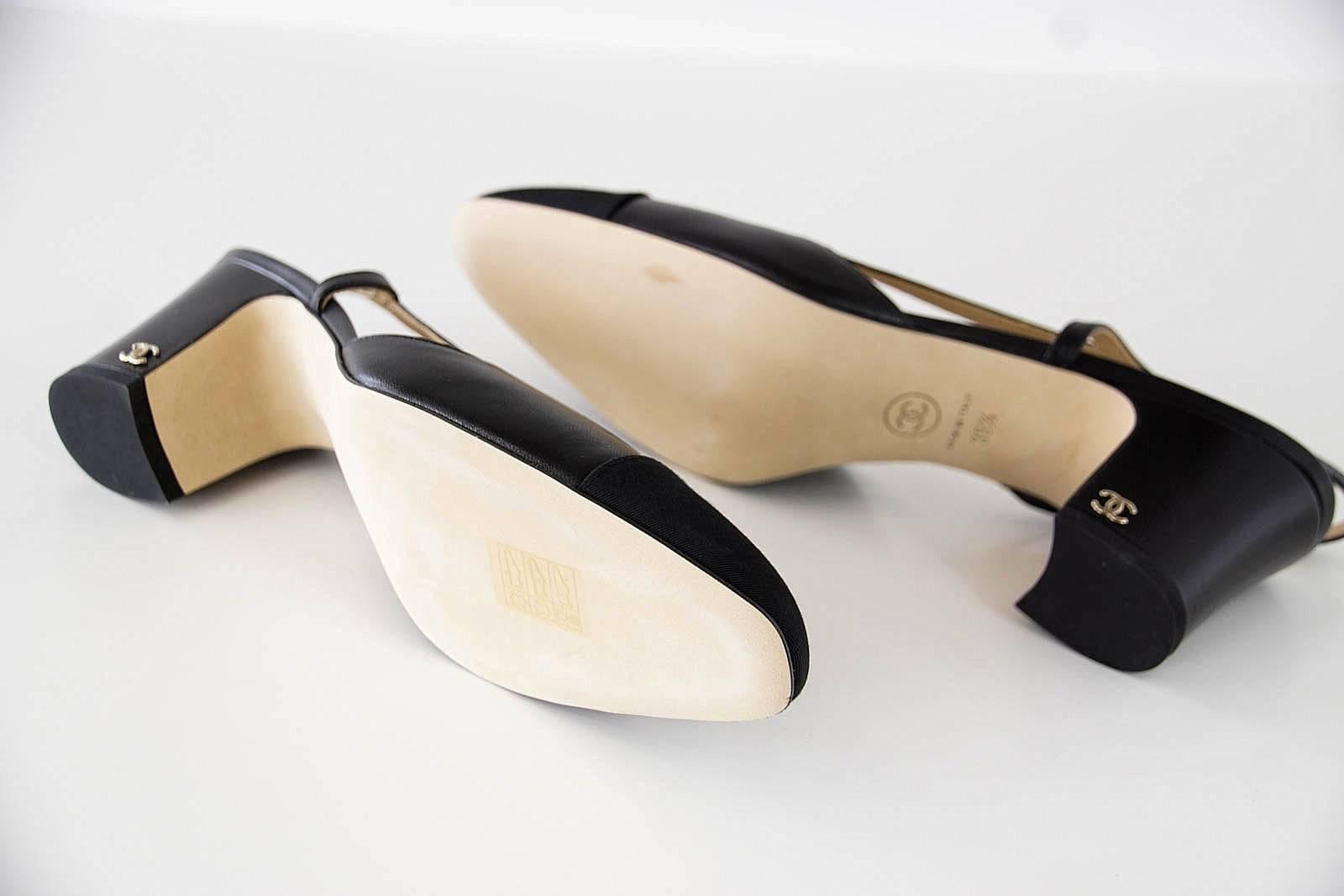 Chanel Shoe Mademoiselle Black Leather w/ Black Grosgrain Cap Toe 39.5 / 9.5 In New Condition In Miami, FL