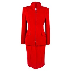 Conjunto de chaqueta y falda de estilo arquitectónico vintage de Claude Montana en rojo tomate