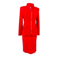 Conjunto de chaqueta y falda de estilo arquitectónico vintage de Claude Montana en rojo tomate