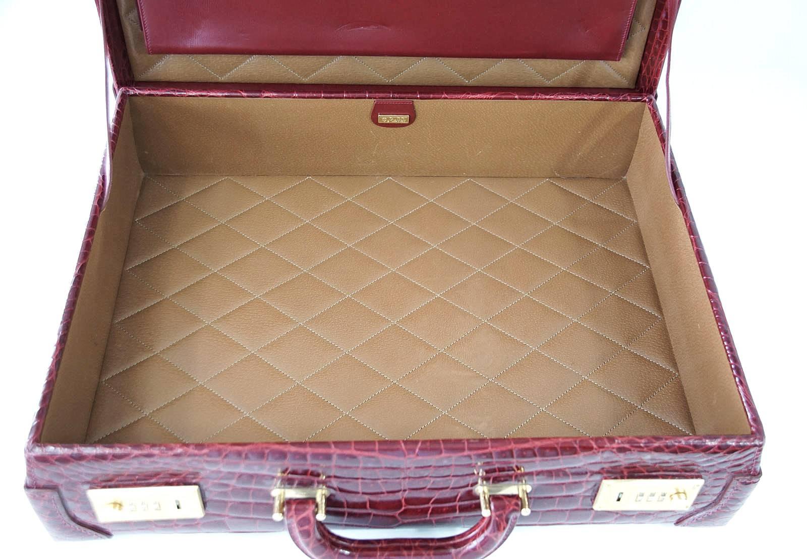 Gucci Briefcase Vintage Burgundy Red Crocodile Attache In Excellent Condition In Miami, FL