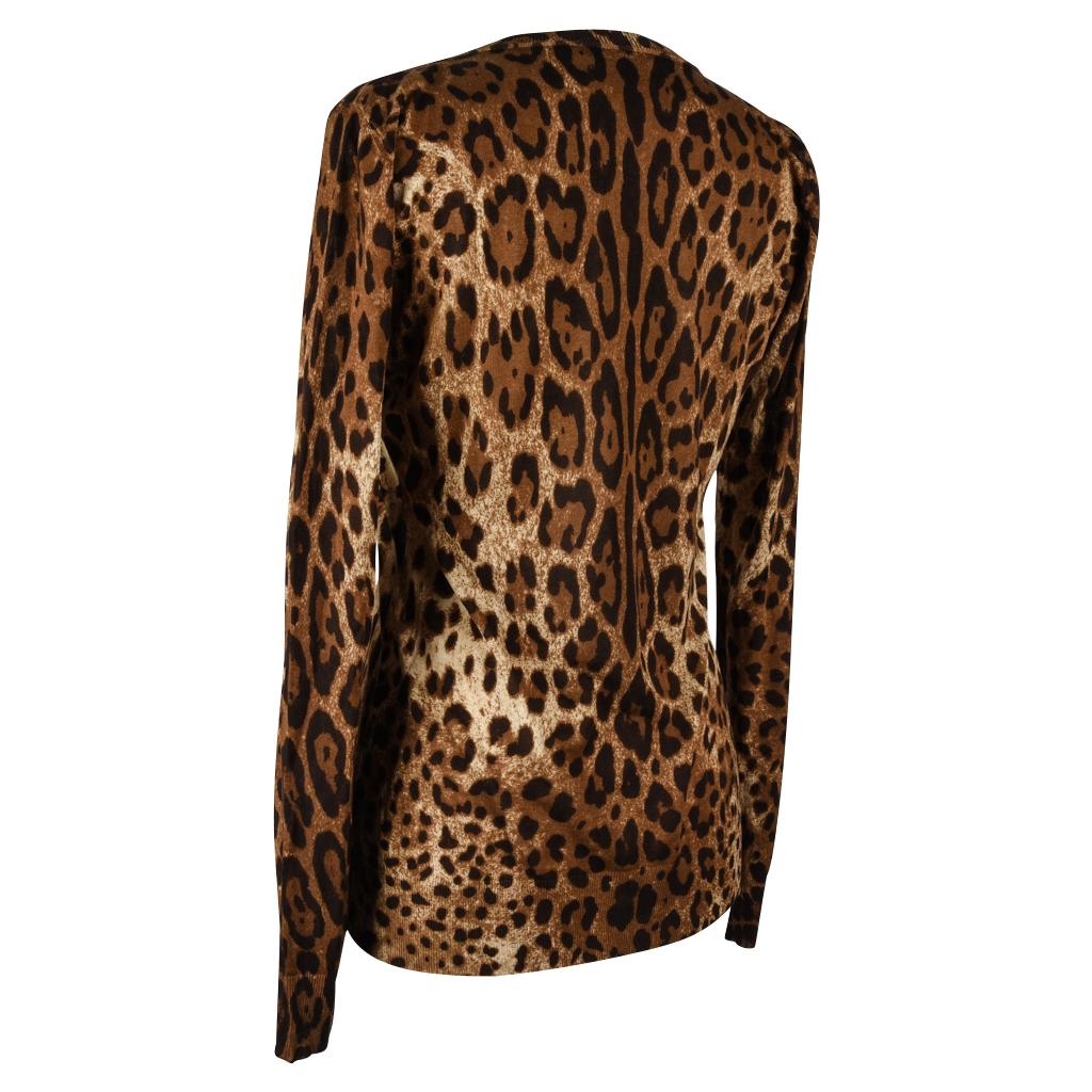 Dolce&Gabbana Cardigan Leopard Print Silk Sweater 46 Fits 8 In Excellent Condition In Miami, FL