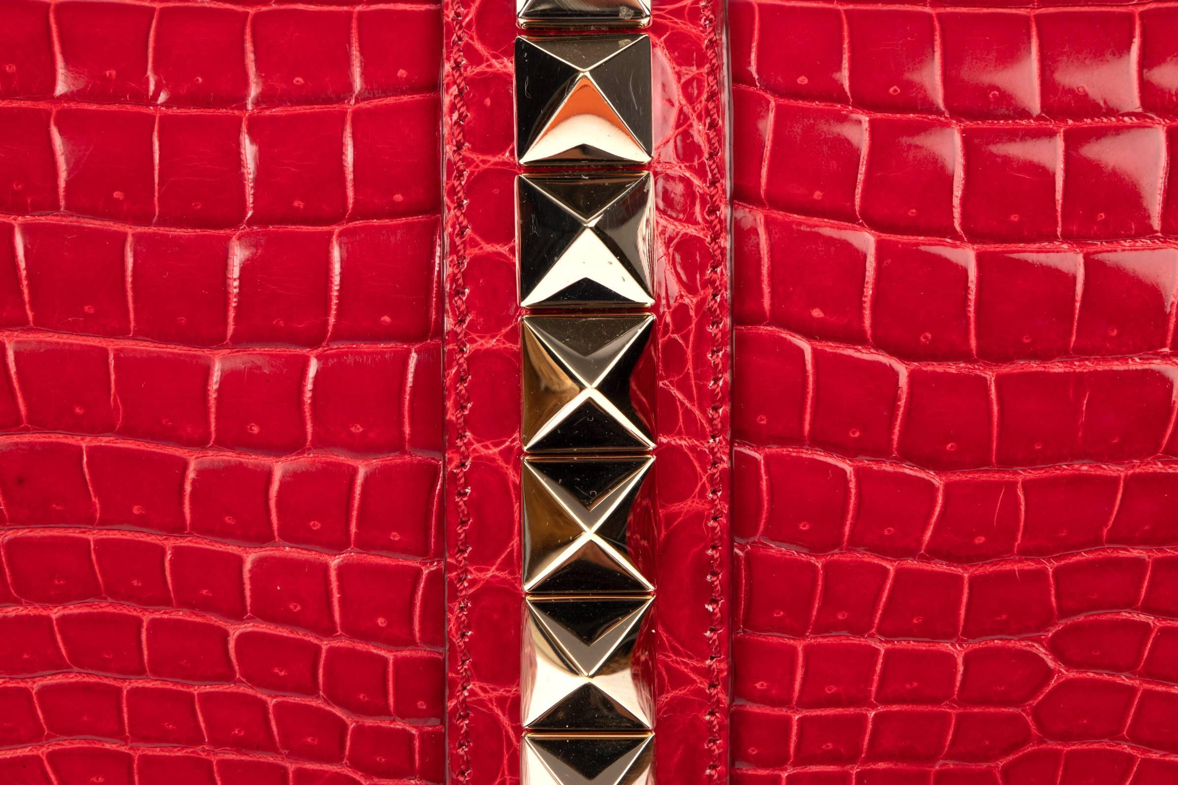 Valentino Rock Lock Large Lipstick Red Rouge Crocodile Crossbody Bag In Excellent Condition In Miami, FL