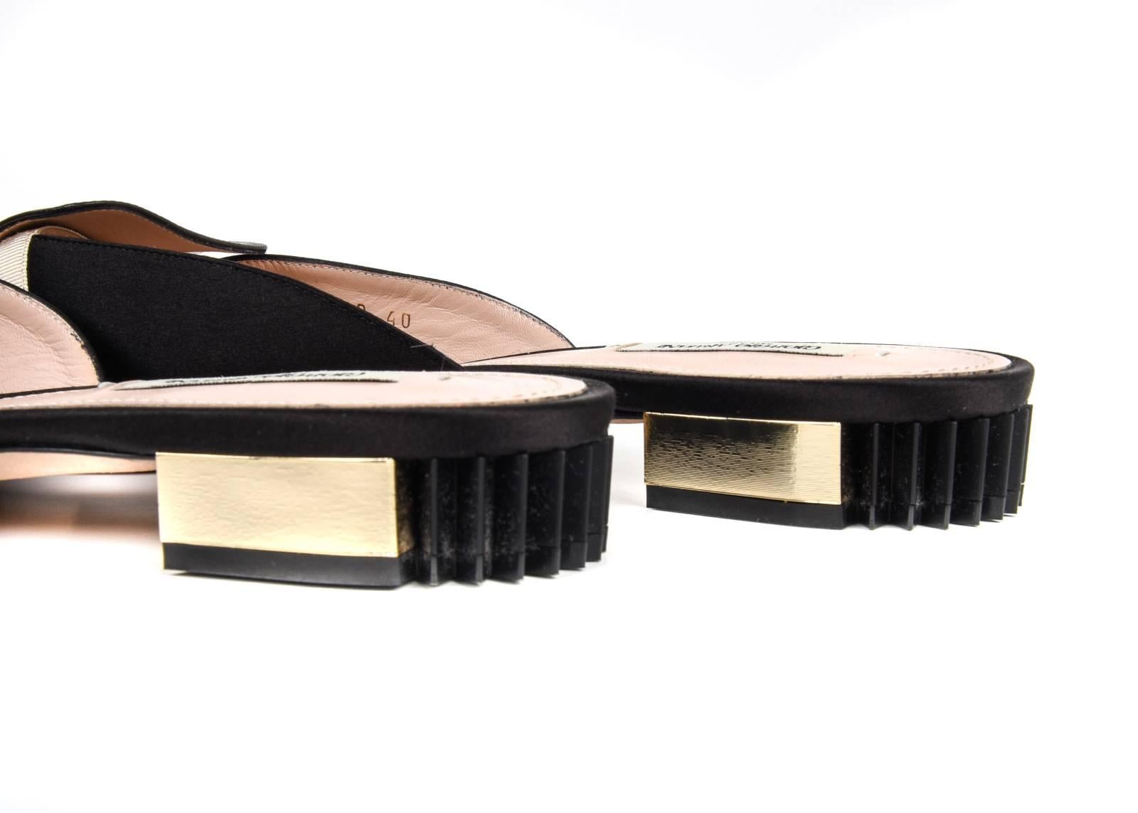 Giorgio Armani Shoe Black Gold Striped Slide Beautiful Heel 40 / 10 New In New Condition In Miami, FL