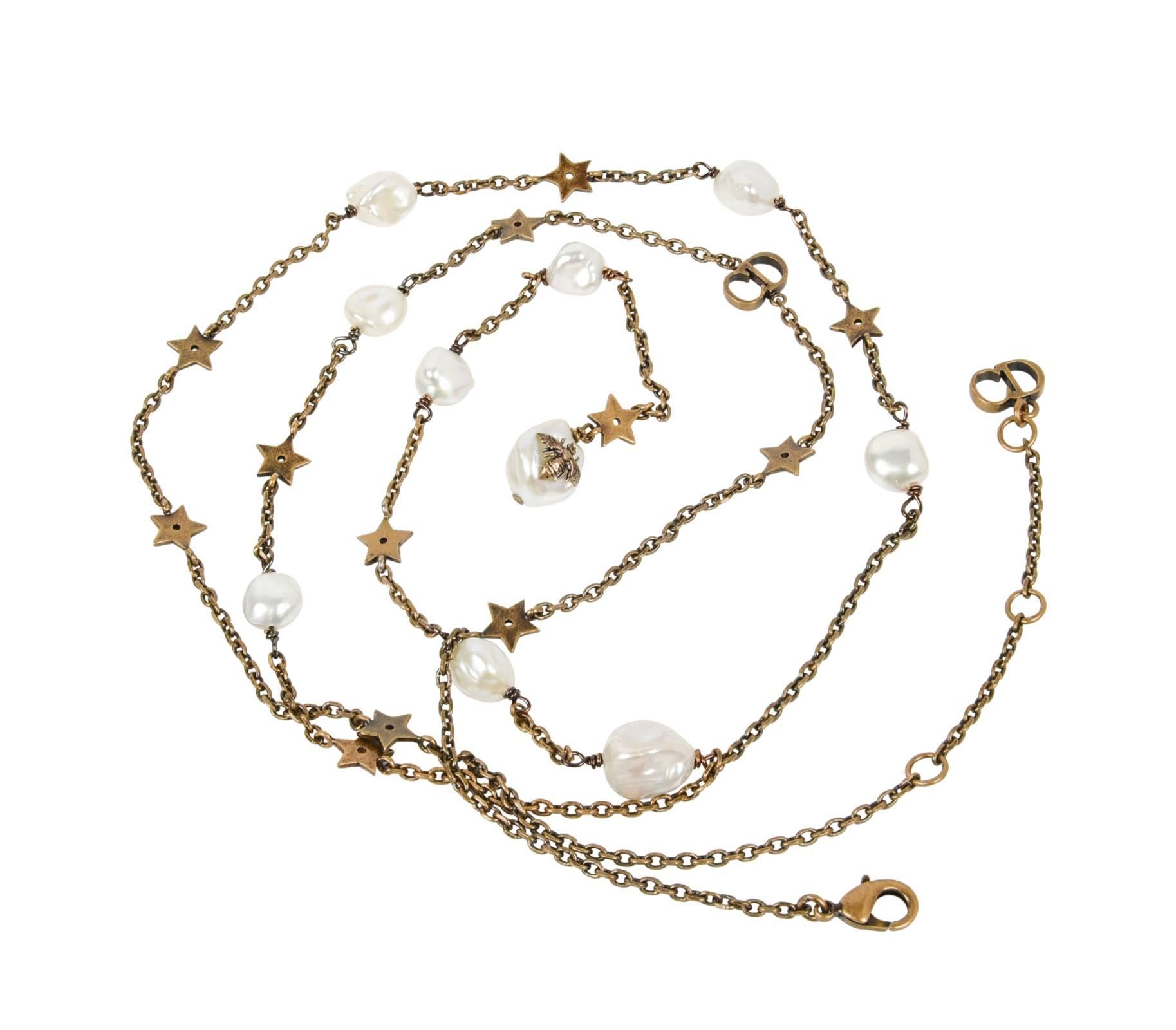 Christian Dior Collier lariat Y avec perles et logo en forme d'abeille, neuf dans sa boîte en vente 4