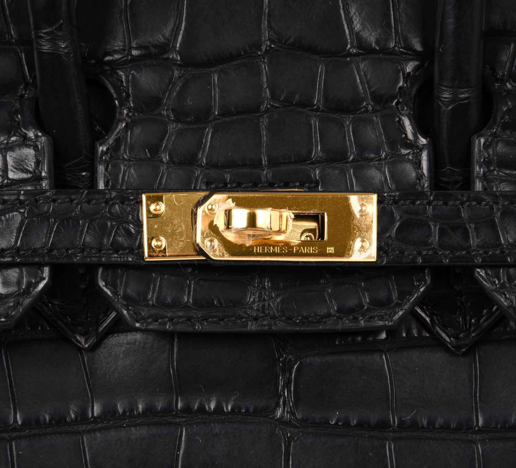 Hermès - Sac Birkin 25 noir mat en alligator avec accessoires dorés Neuf à Miami, FL