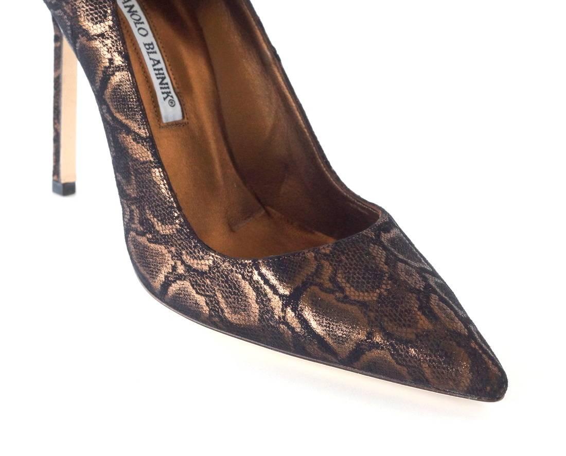 Black Manolo Blahnik Shoe Coppery Bronze Faux Python Pump 39 / 9 New For Sale