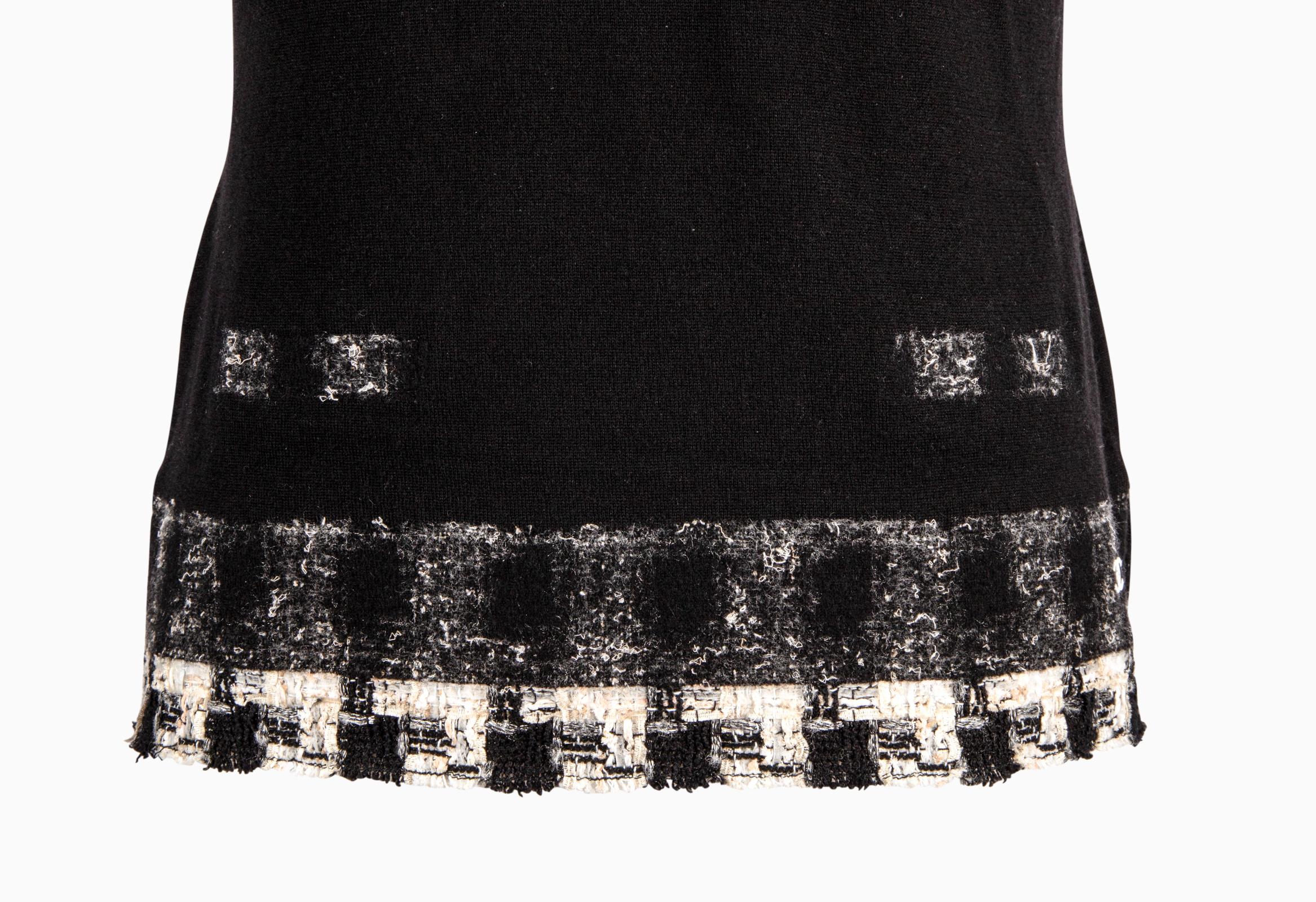 Haut Chanel 05C en cachemire avec bordure en tweed fantaisie couleur menthe, 42/8 Excellent état - En vente à Miami, FL