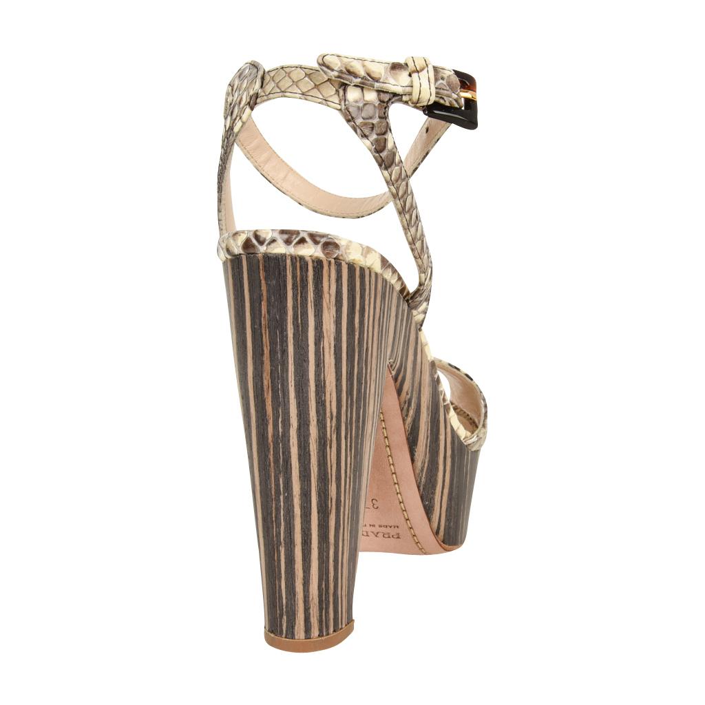 Prada Chaussures à lanières en serpent avec plateforme saisissante 37 /  7 Nouveau avec boîte Pour femmes en vente