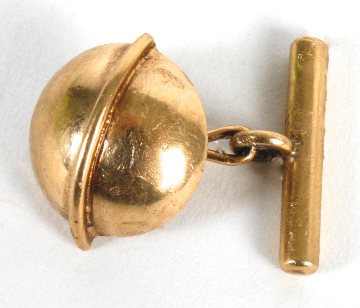 Art Deco 14 Karat Gold Saturn Cufflinks im Zustand „Gut“ in valatie, NY