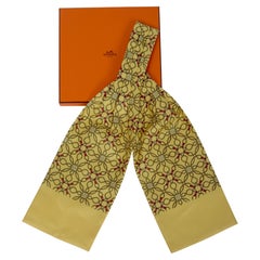 New Unworn Hermès Silk Ascot, Rope, Buckle and Chain in Yellow with Original Box