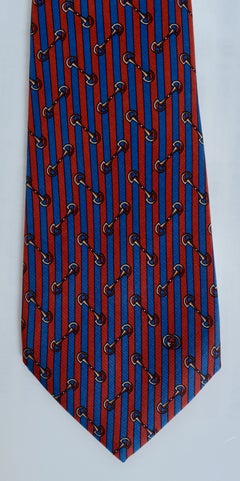 Corbata vintage de Gucci en azul y rojo, 100 % seda, con diseño bordado de bocado de caballo y etiqueta con la abeja