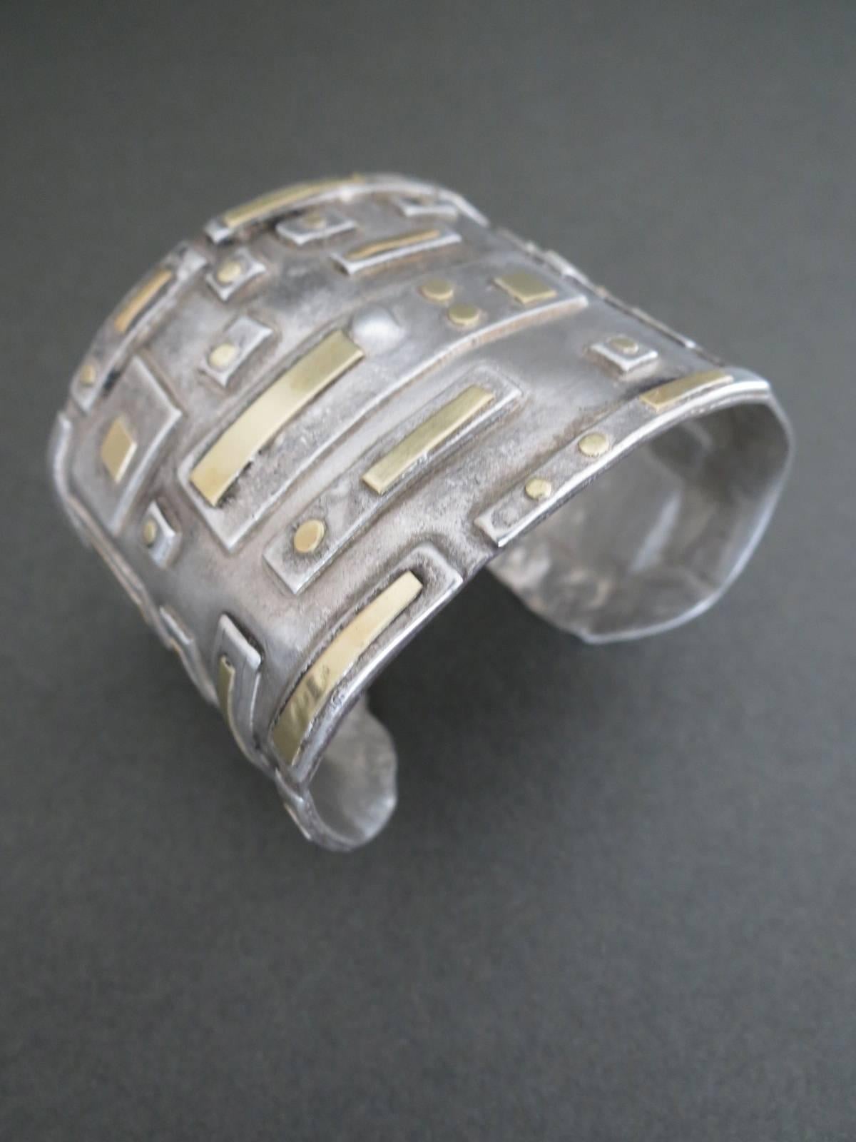 This is lovely heavy silver modernist bangle bracelet. The bangle is hallmarked .
Item Specifics
Width: 5.3cm (approx 2.00