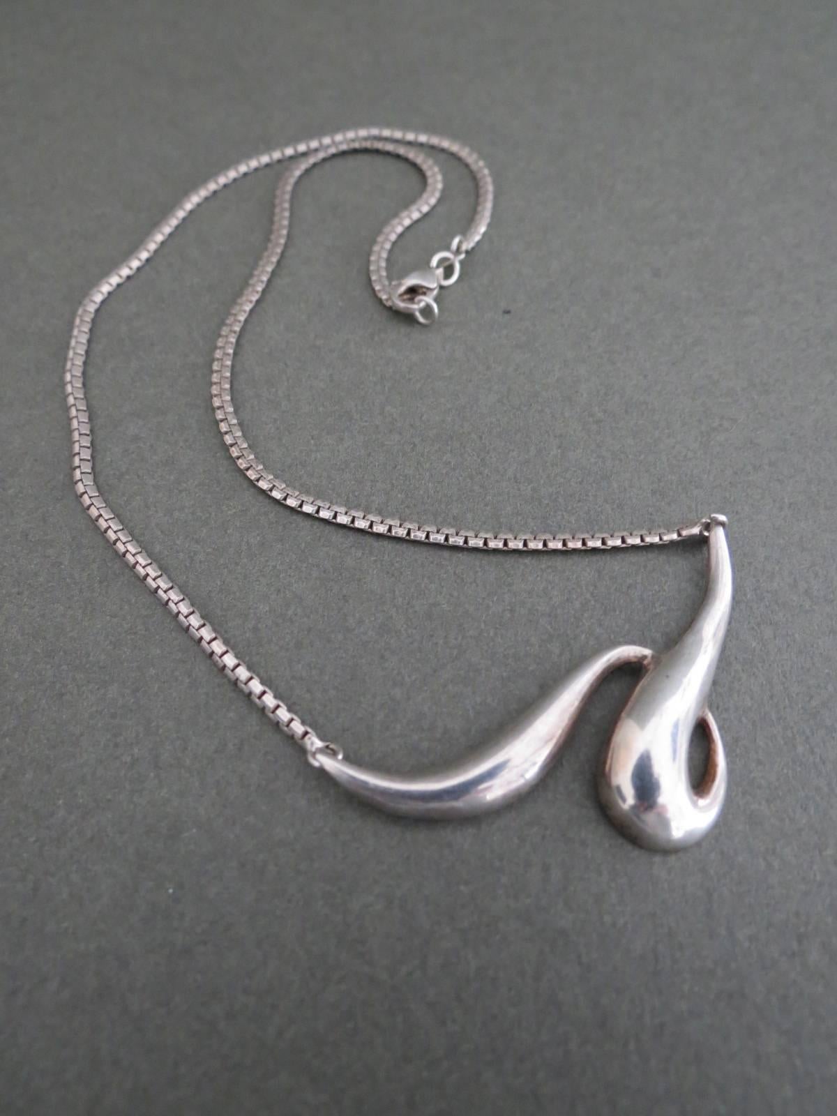 Vintage Danish Mid Century Silver Modernist Necklace. Hallmarked .
Item Specifics
Length: 40cm (approx 15.50